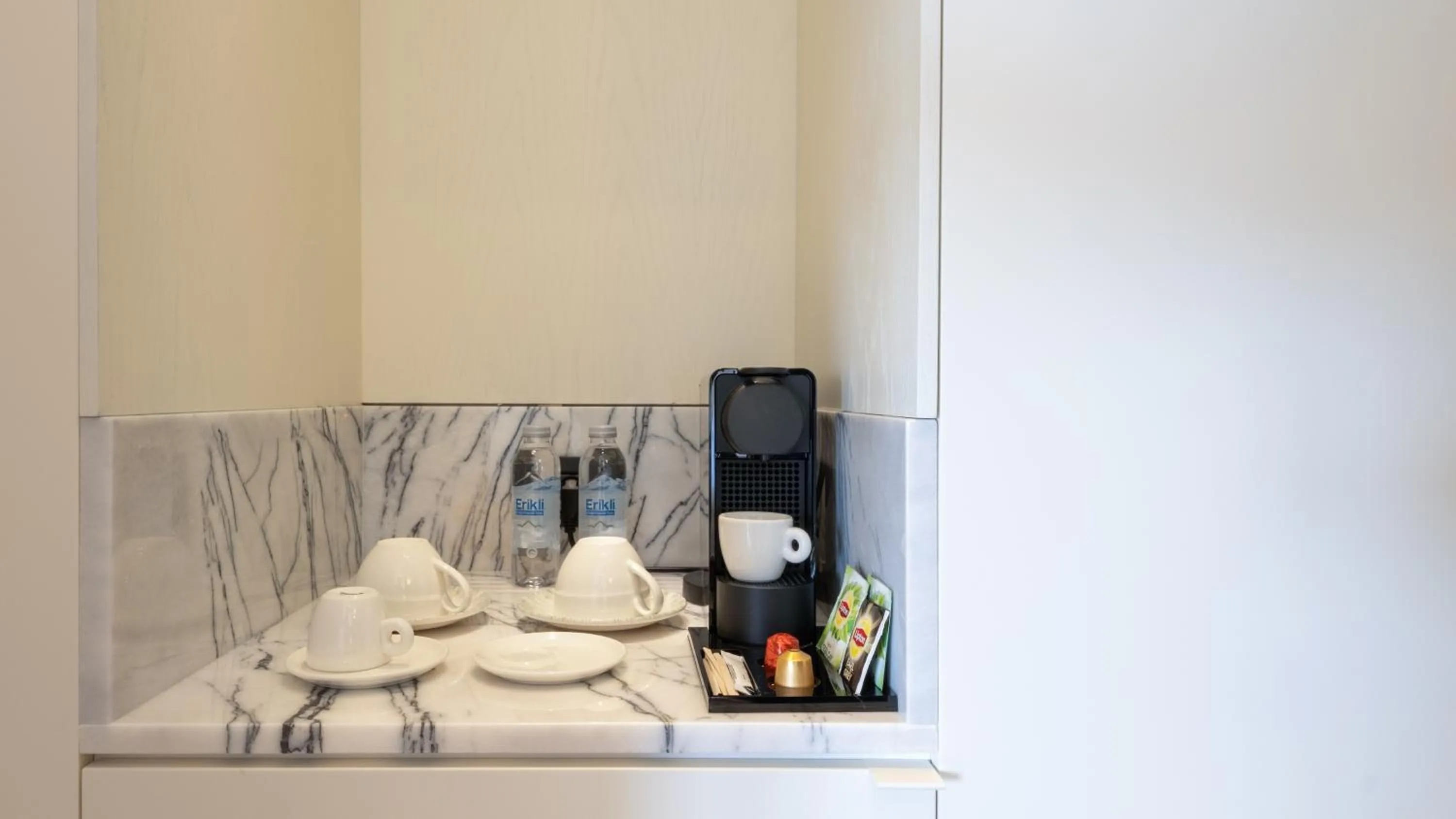 Coffee/tea facilities in The Gift Hotel