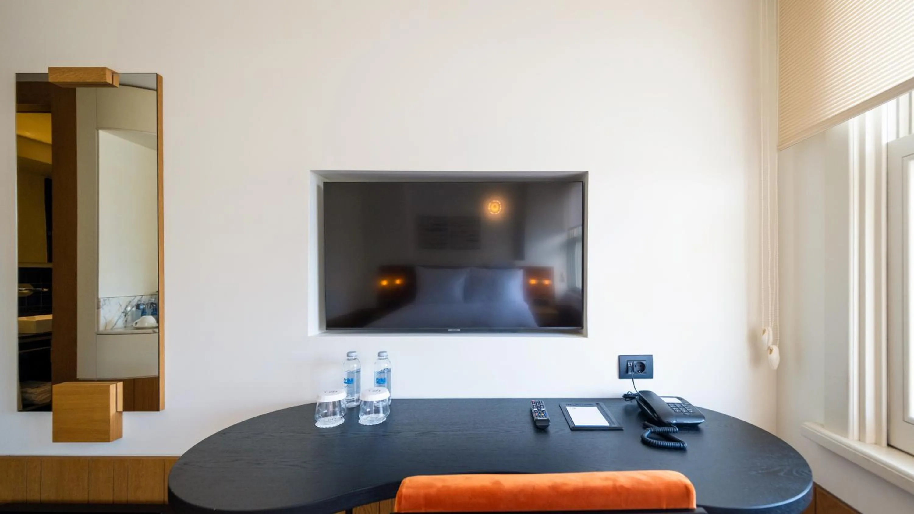 TV and multimedia in The Gift Hotel