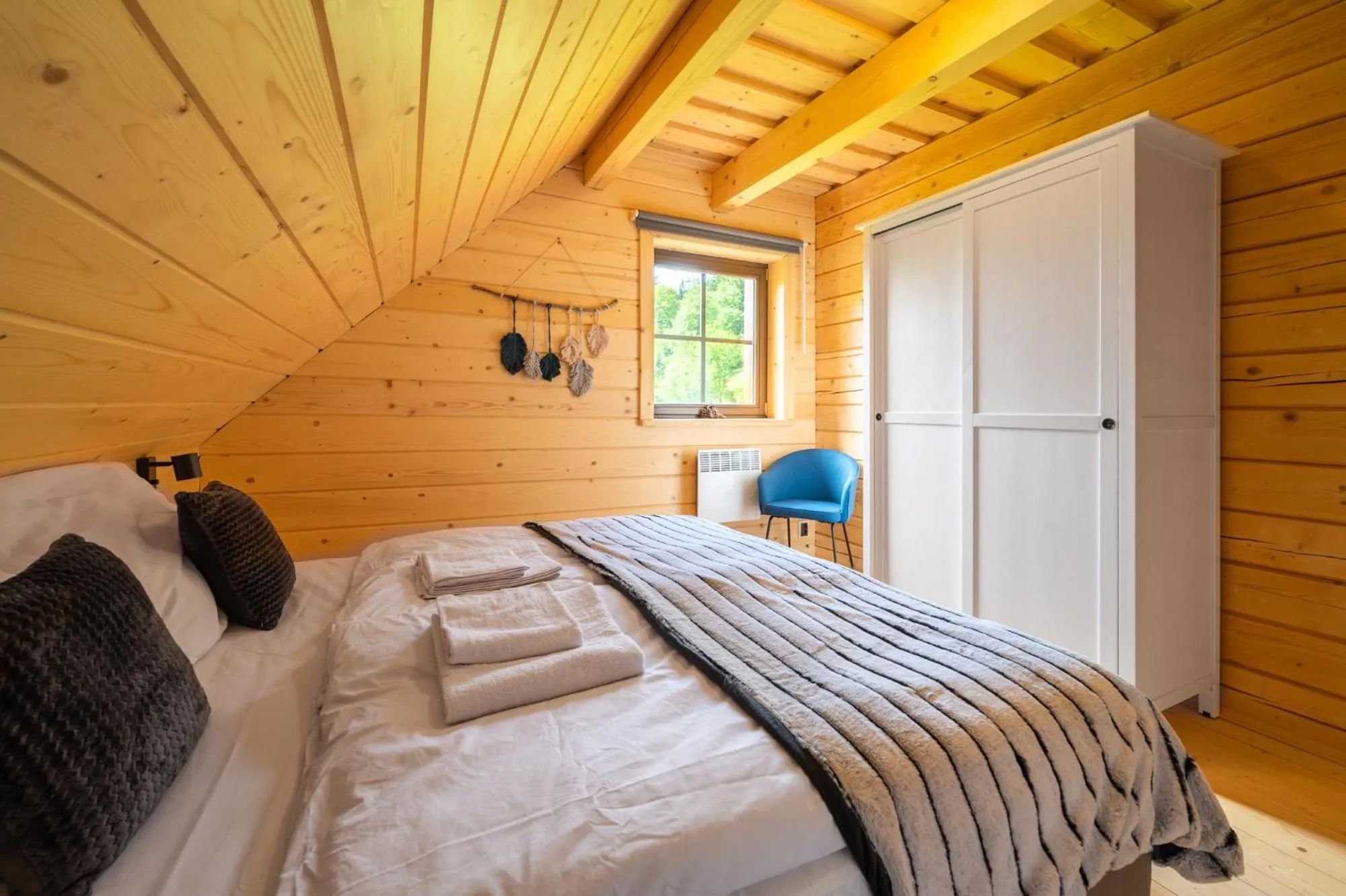 Bedroom, Bed in Dvě chalupy - Velké Karlovice