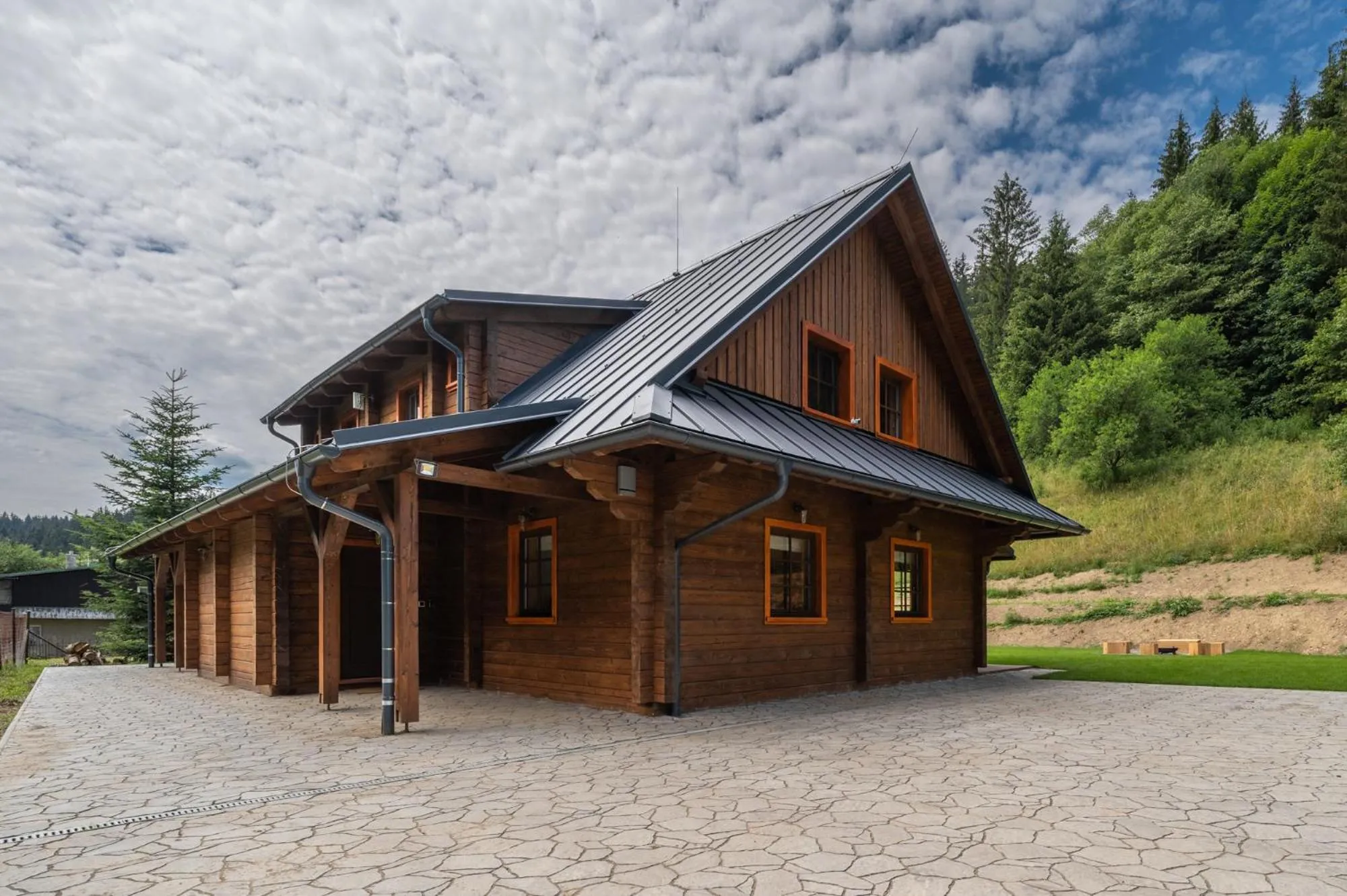 Property building in Dvě chalupy - Velké Karlovice