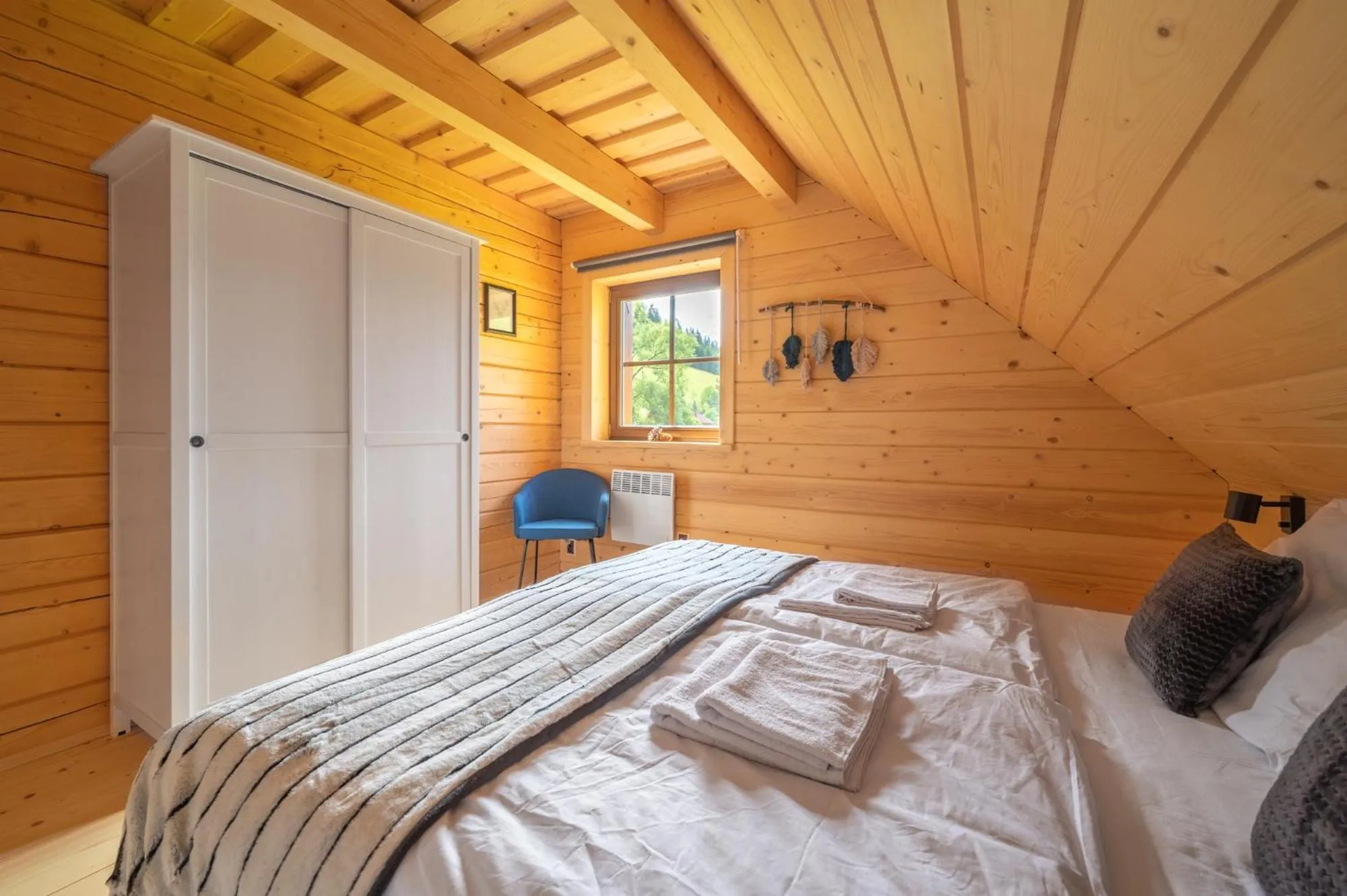 Bedroom, Bed in Dvě chalupy - Velké Karlovice