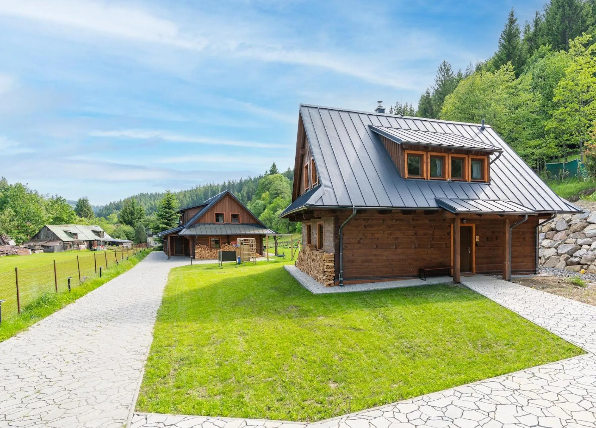 Property building in Dvě chalupy - Velké Karlovice