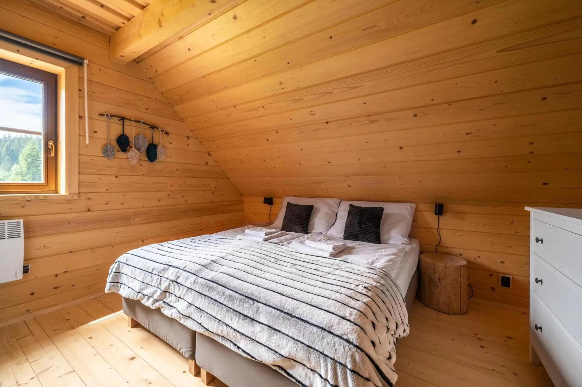 Bedroom, Bed in Dvě chalupy - Velké Karlovice