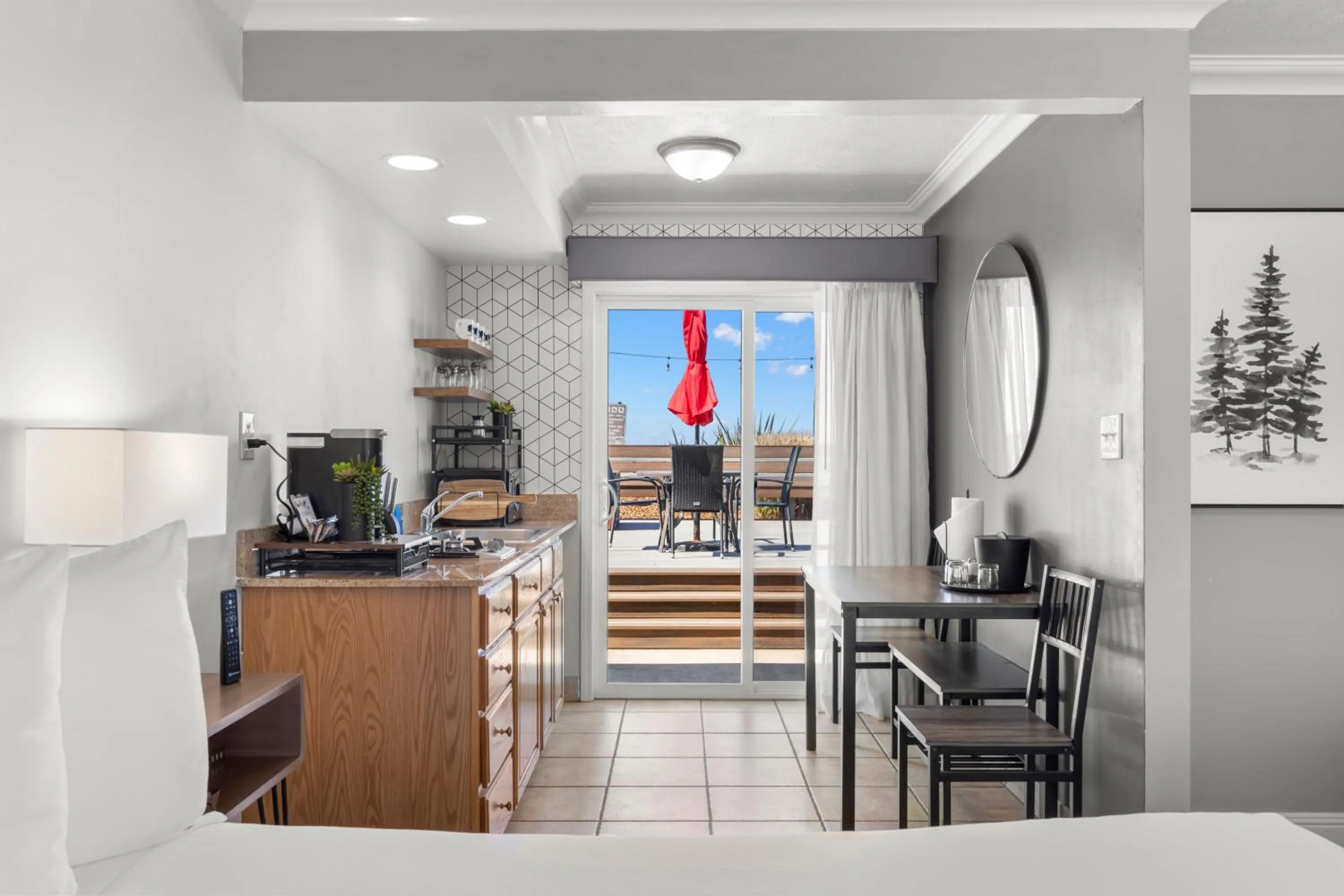 Kitchen or kitchenette in Beachcomber Motel