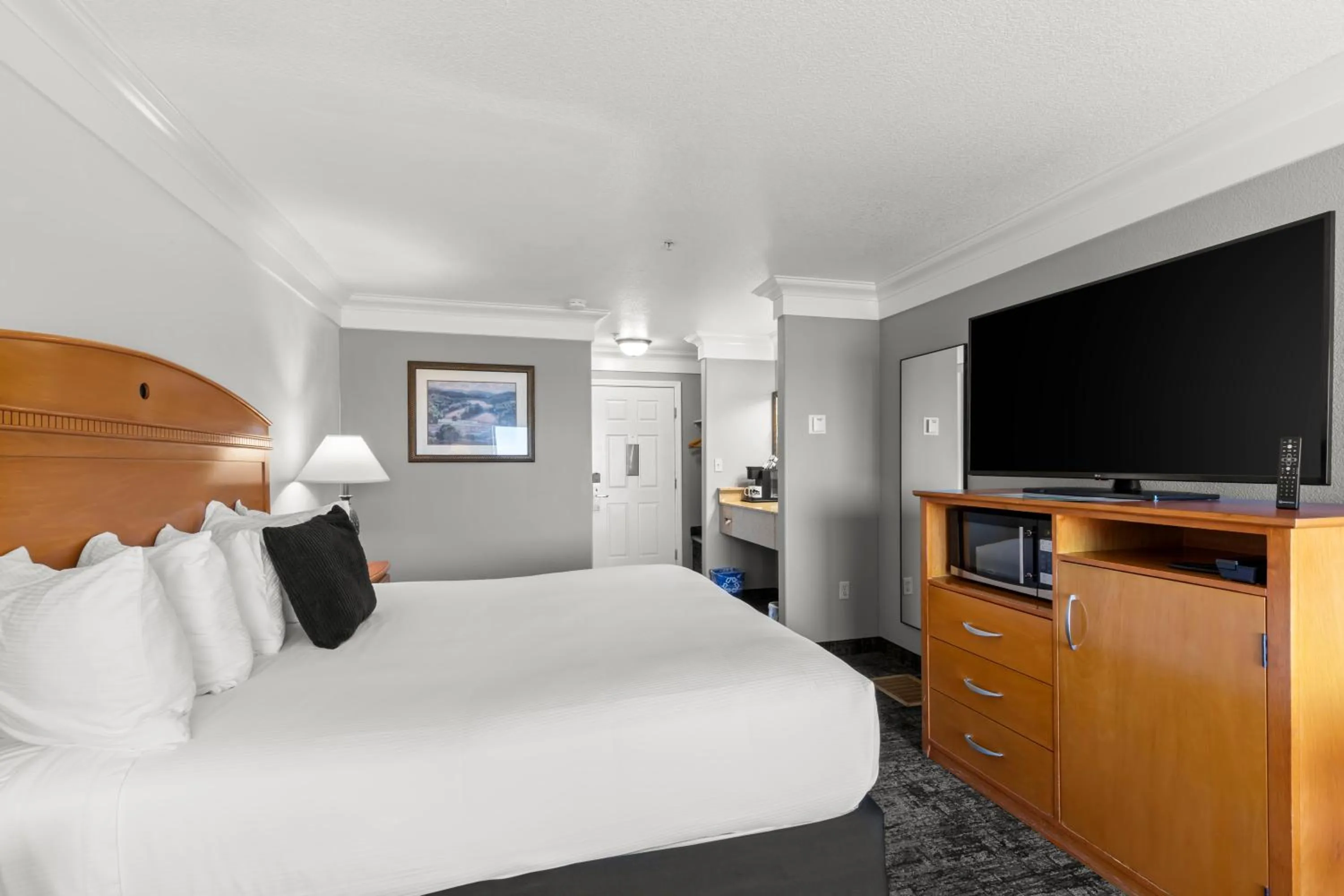 Bed in Beachcomber Motel