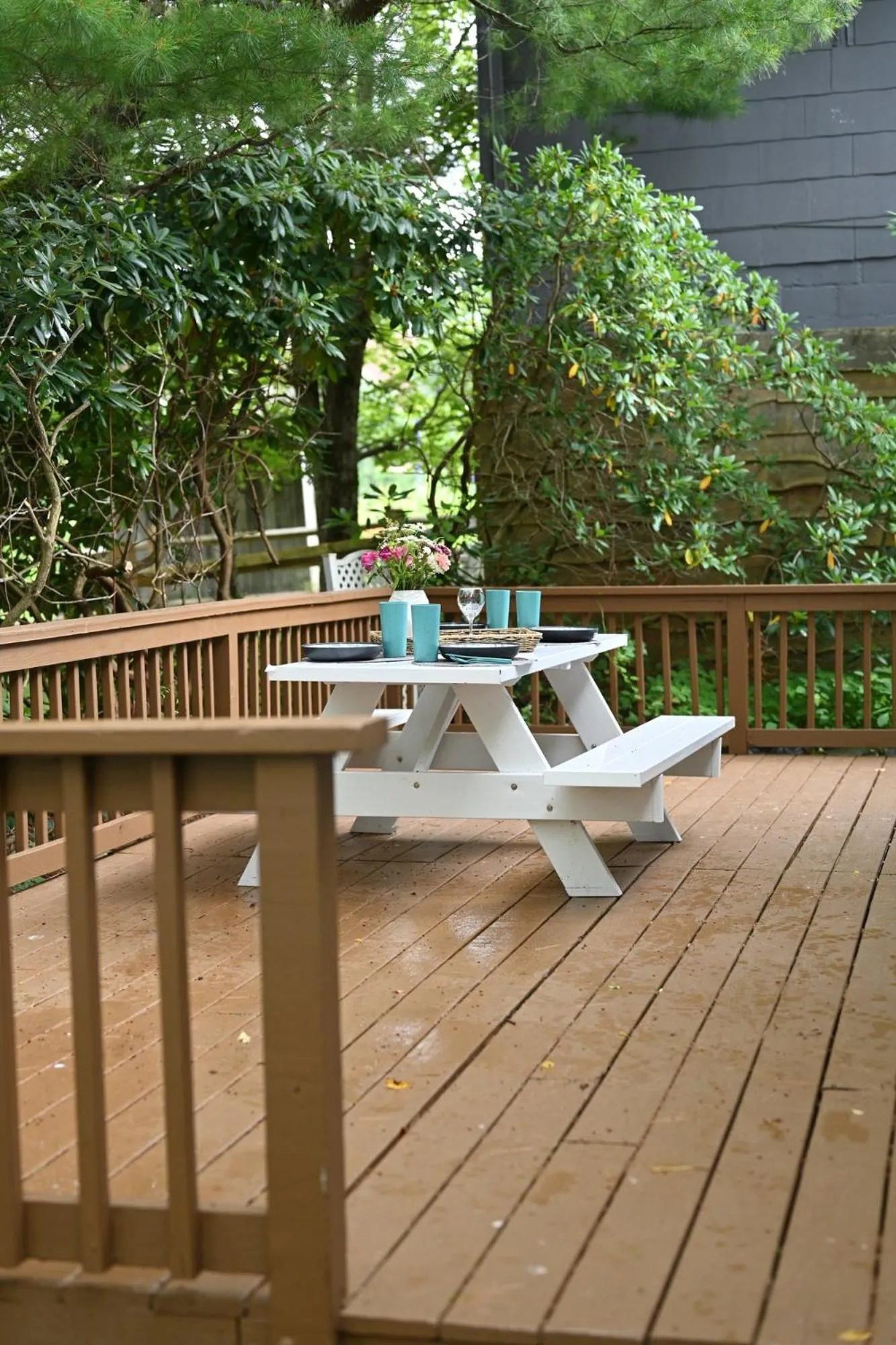 Garden view in The Victorian Inn Blowing Rock