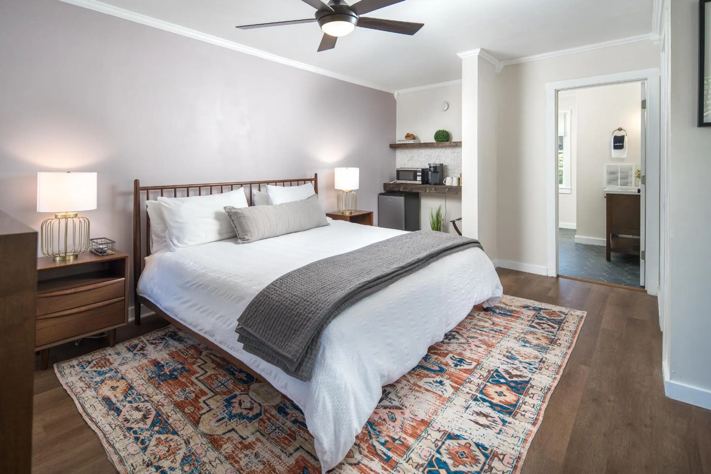 Bed in The Victorian Inn Blowing Rock