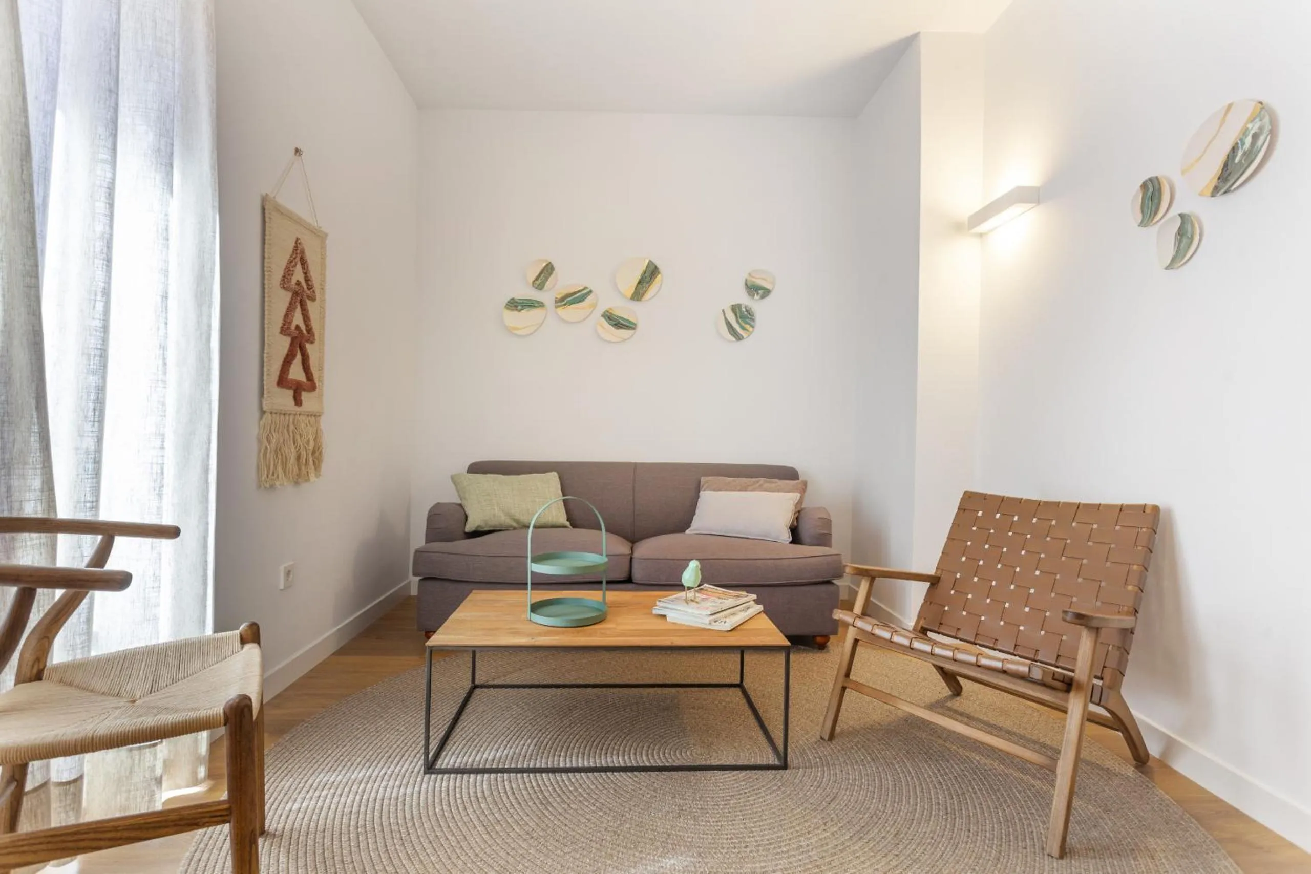 Communal lounge/ TV room in Bellas Artes en Madrid