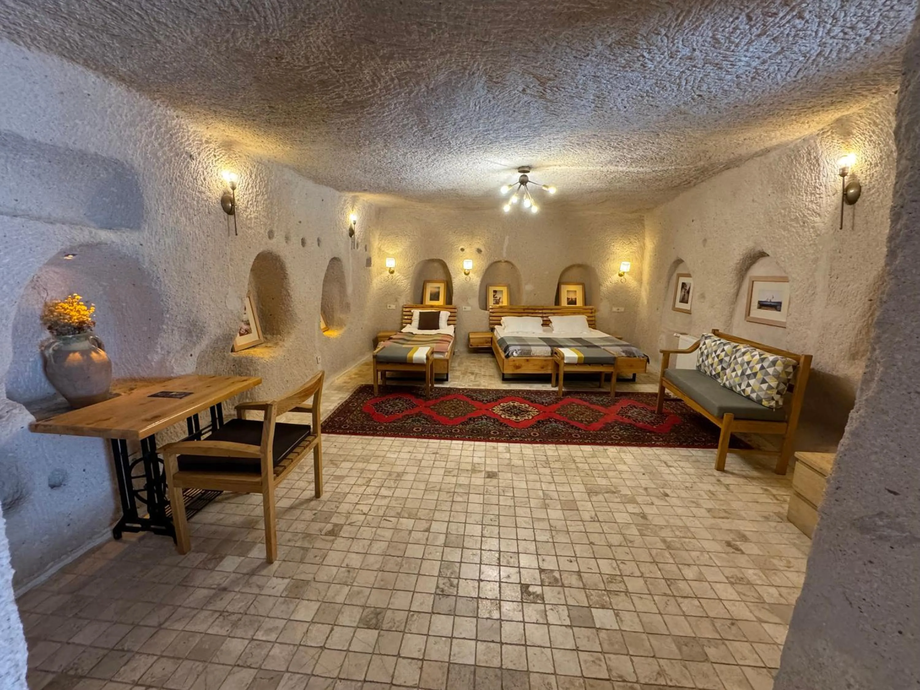 Pinhan Cave Suites