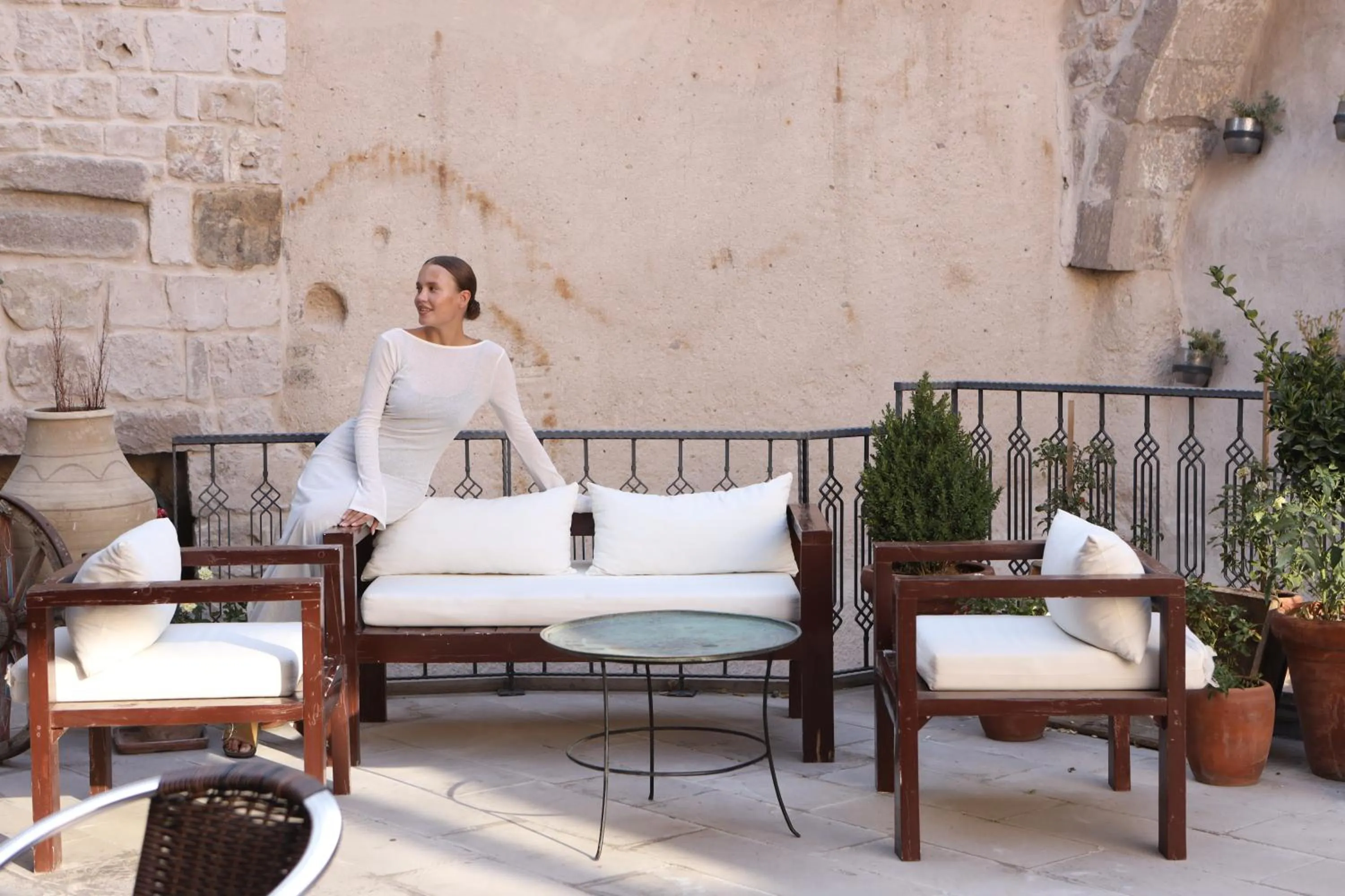 Day in Pinhan Cave Suites