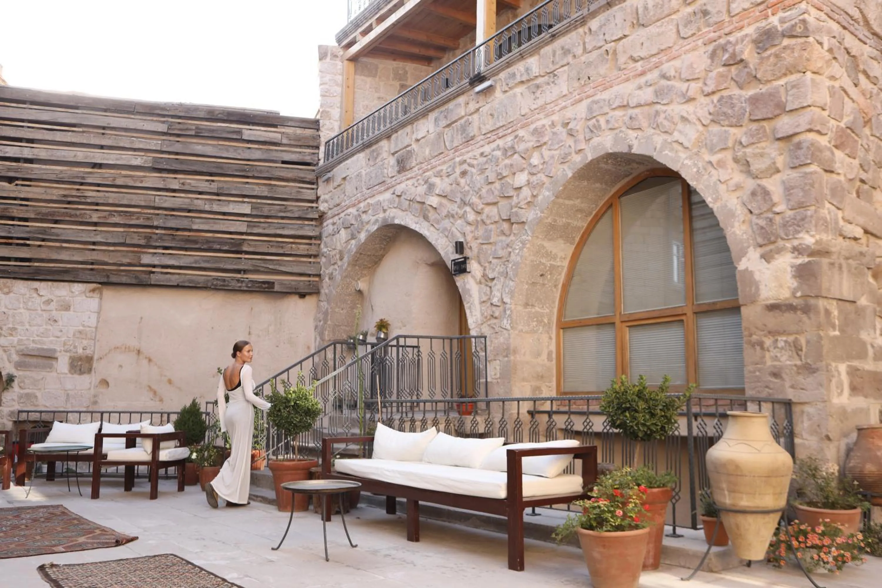 Day in Pinhan Cave Suites