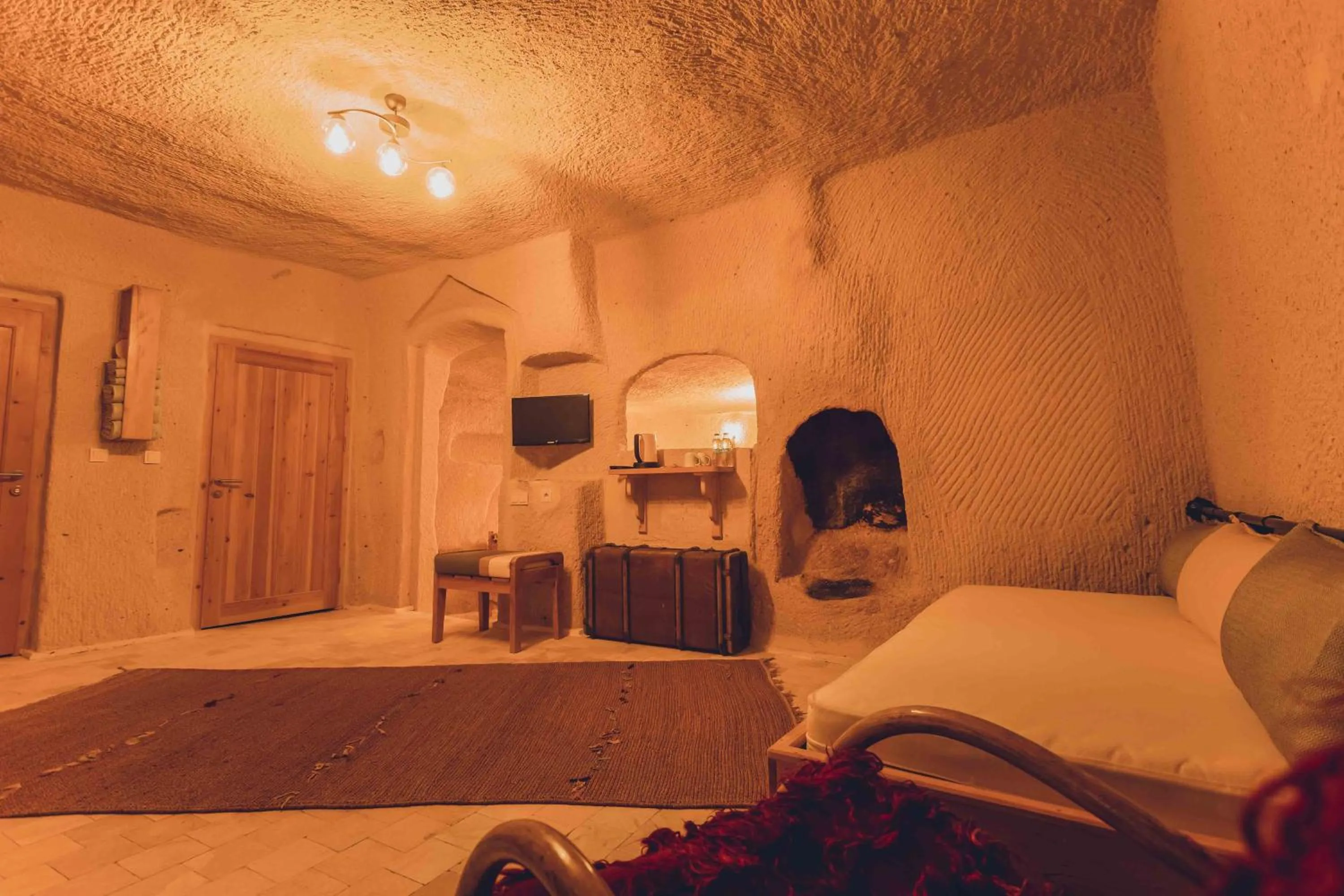 Bedroom, Bed in Pinhan Cave Suites