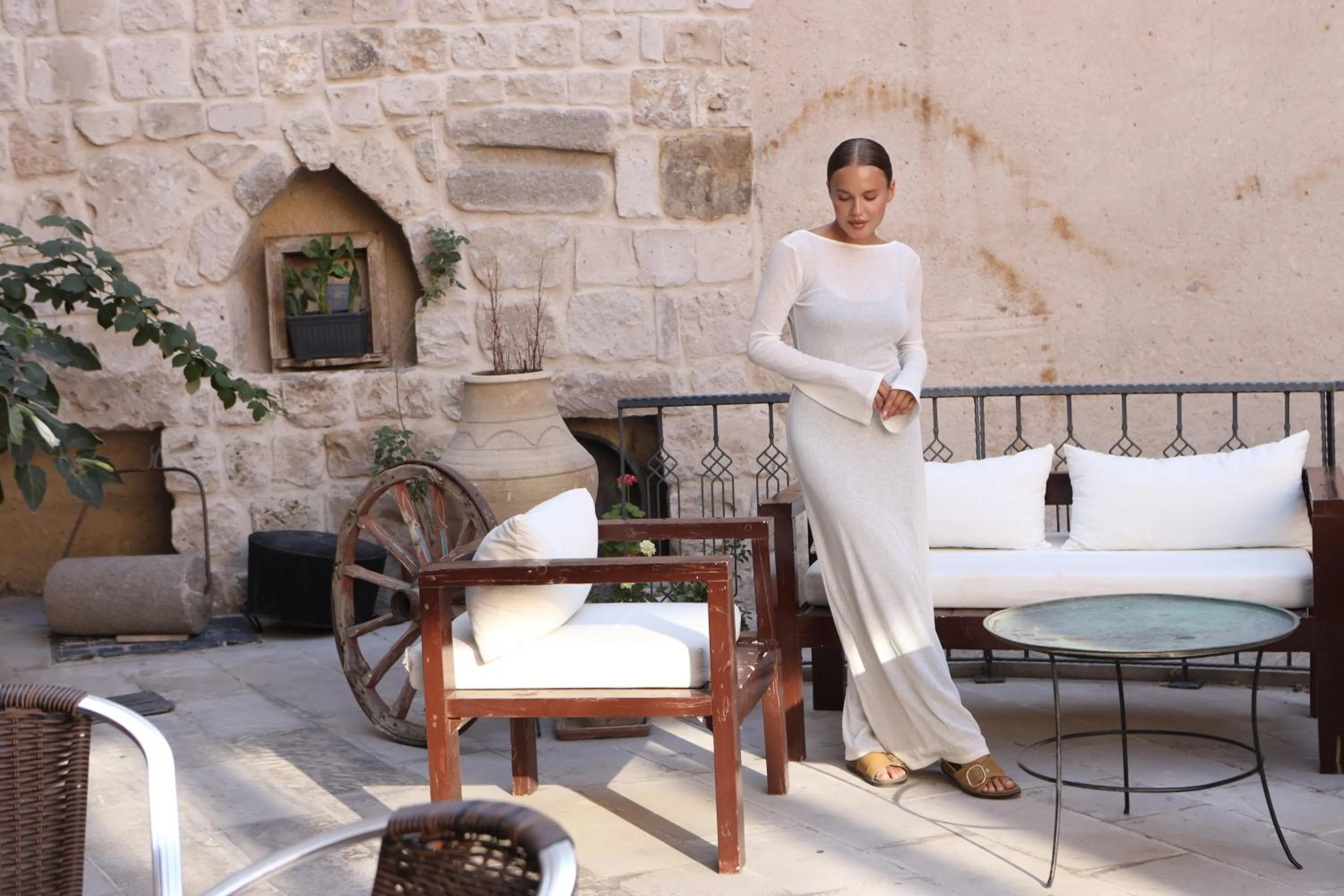Seating area in Pinhan Cave Suites