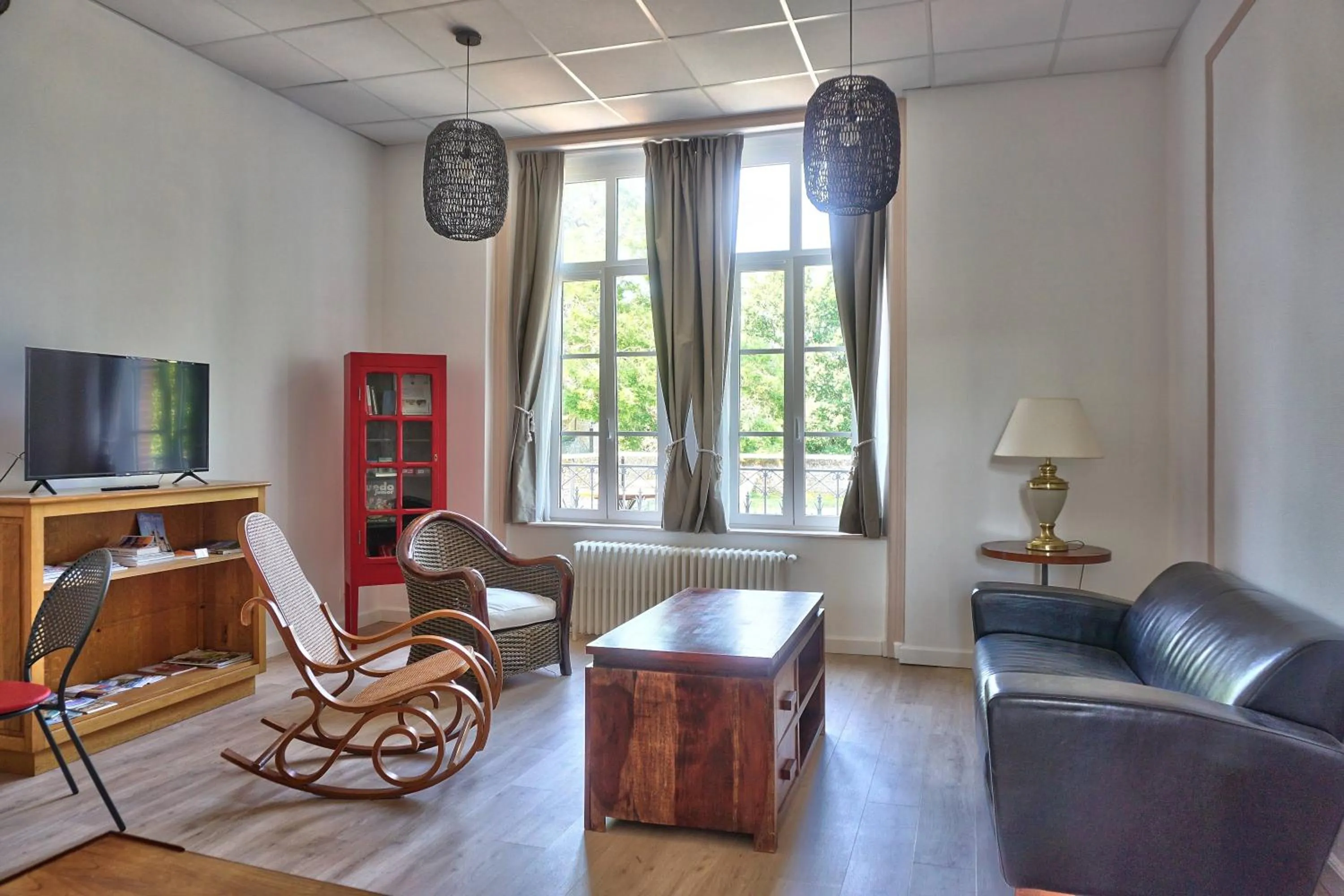 Communal lounge/ TV room in Auberge Ti'gousket