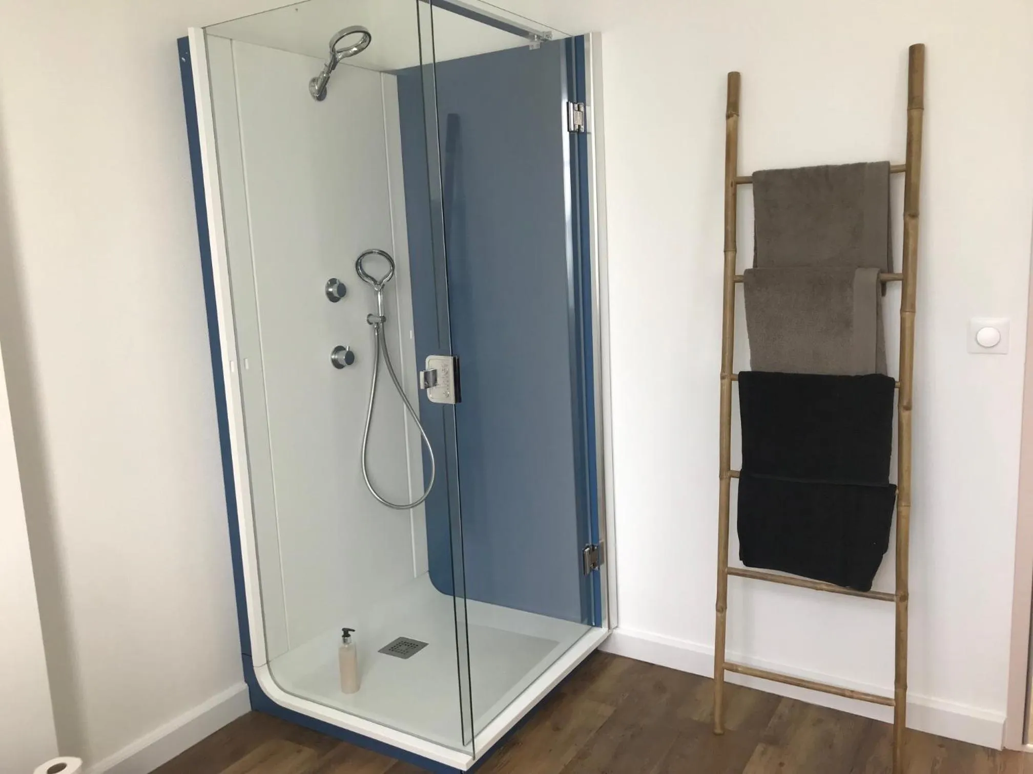 Shower in Auberge Ti'gousket