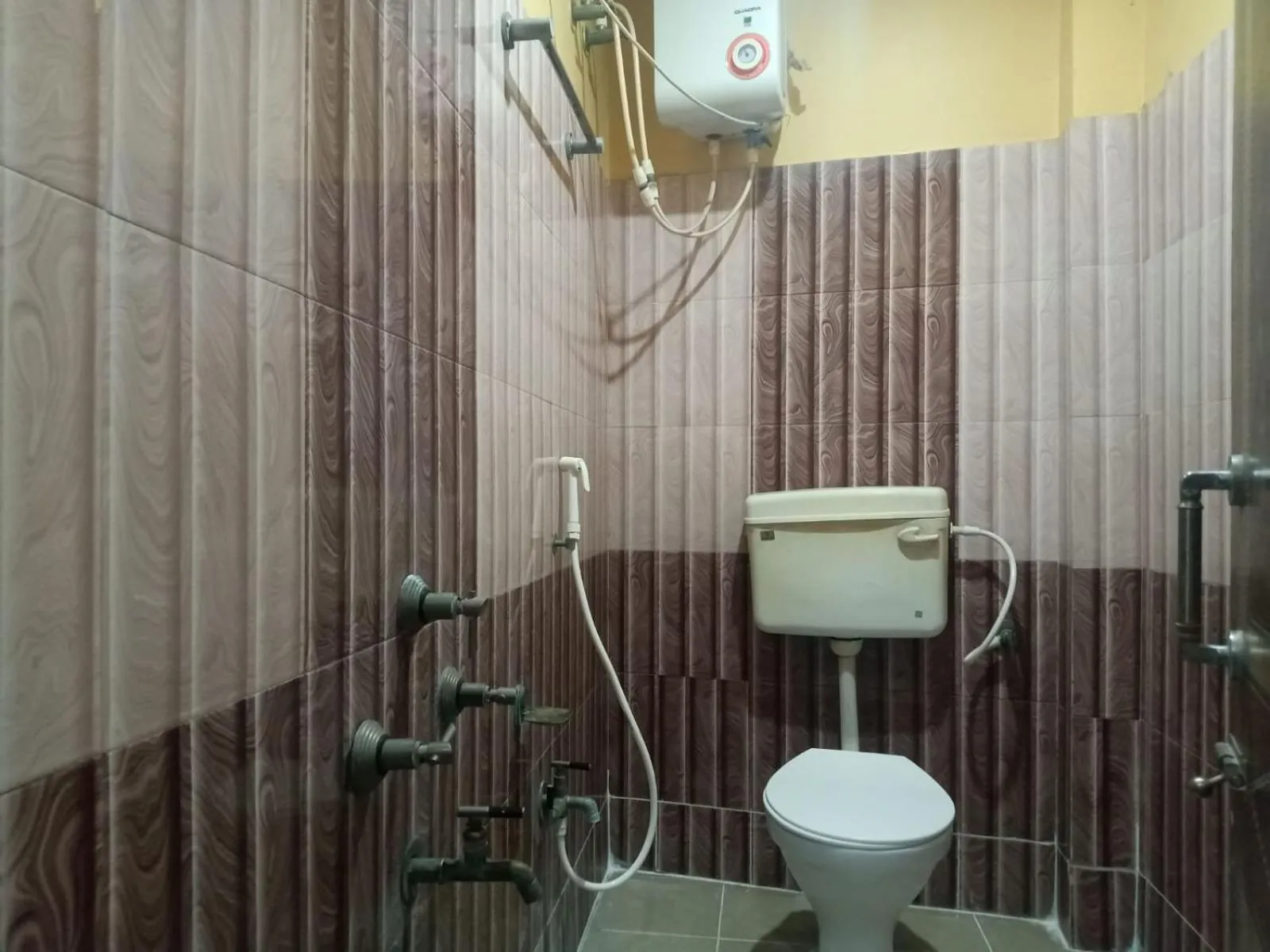 Bathroom in HOTEL GITANJALI
