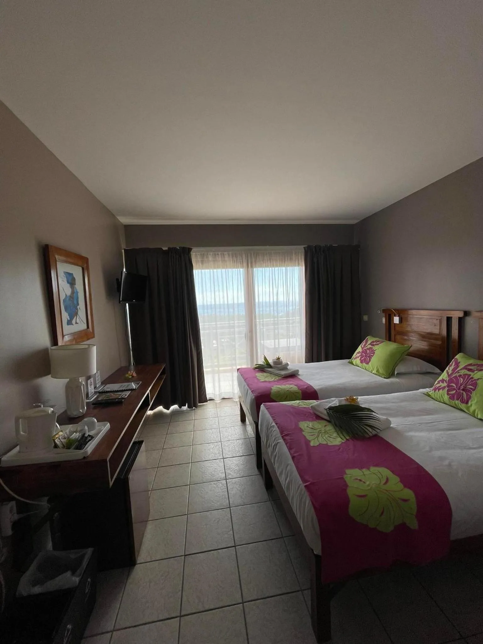 Bedroom, Bed in Tiki Hôtel - Hôtel d'application du Lycée de Tahiti