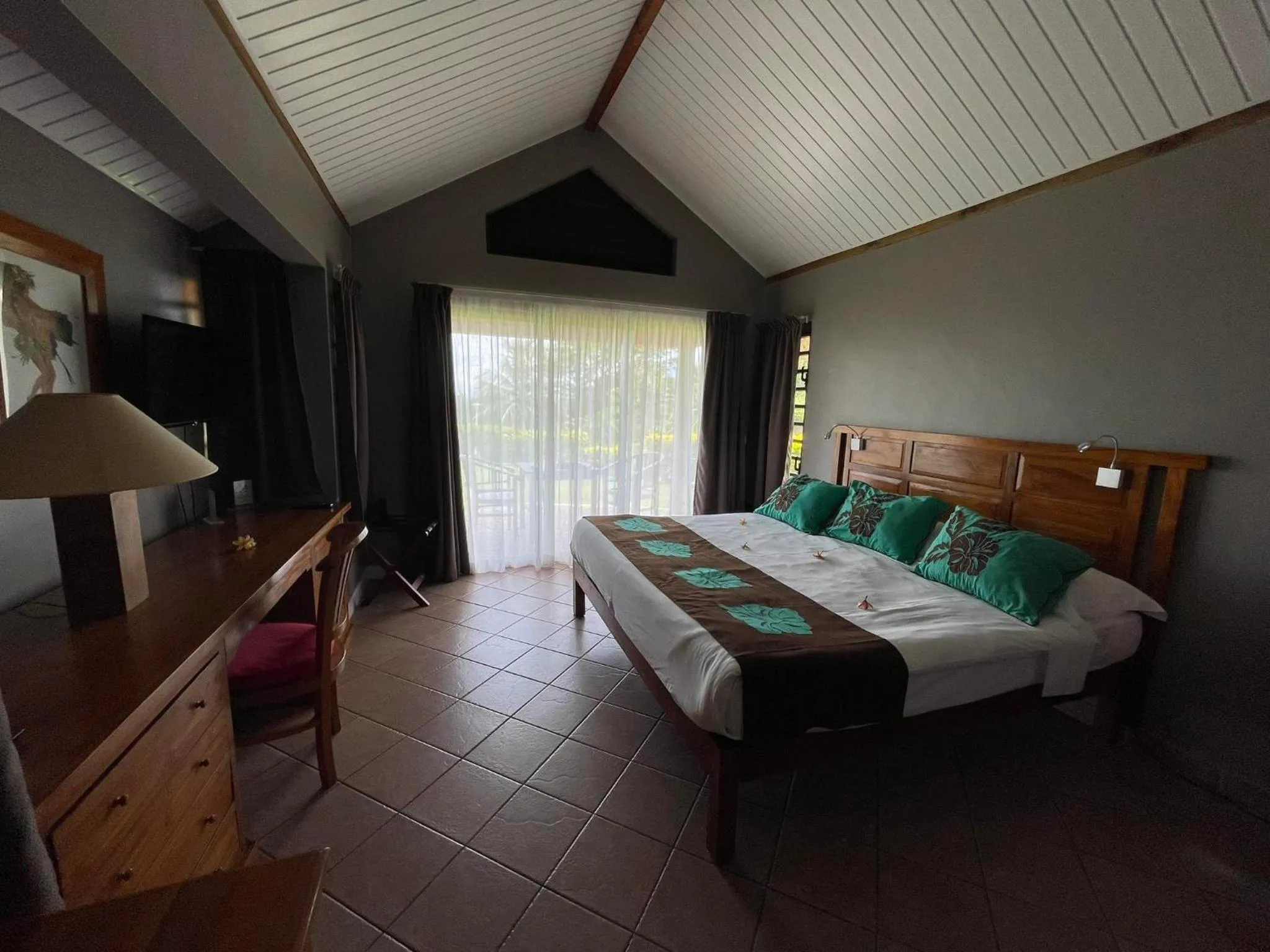 Photo of the whole room, Bed in Tiki Hôtel - Hôtel d'application du Lycée de Tahiti