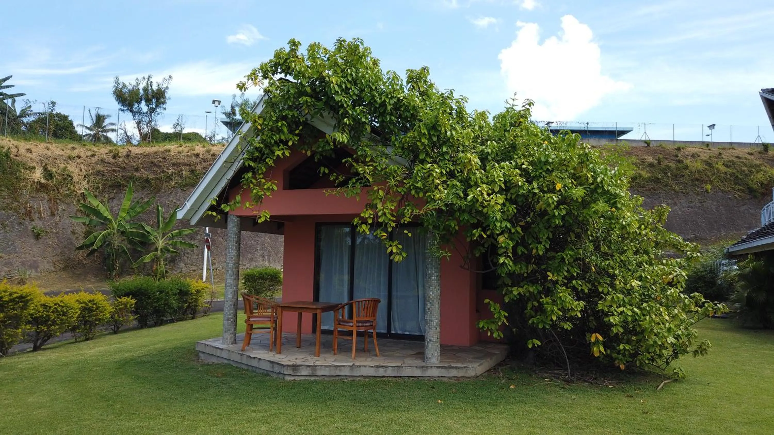 Garden in Tiki Hôtel - Hôtel d'application du Lycée de Tahiti