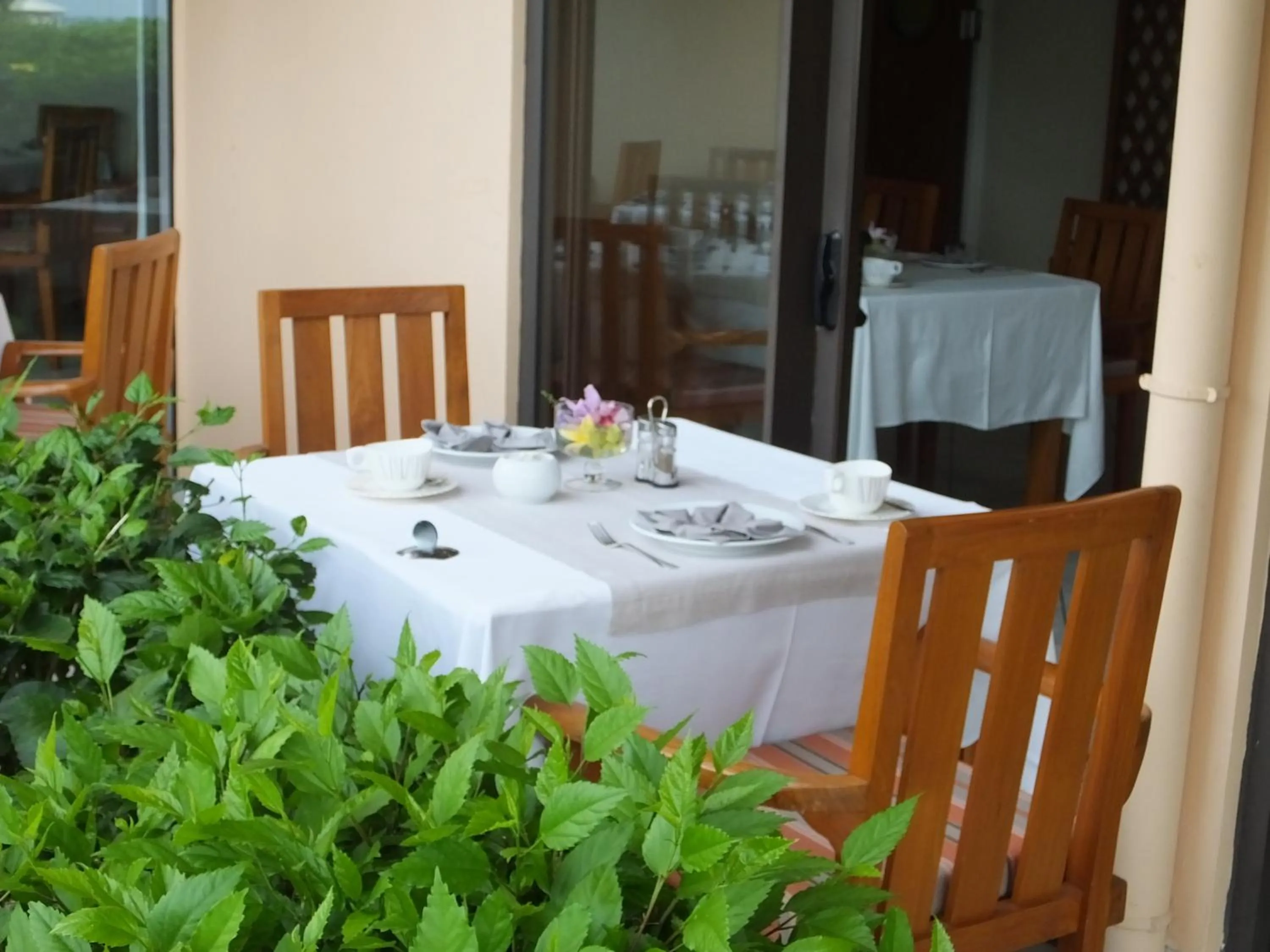 Restaurant/places to eat in Tiki Hôtel - Hôtel d'application du Lycée de Tahiti