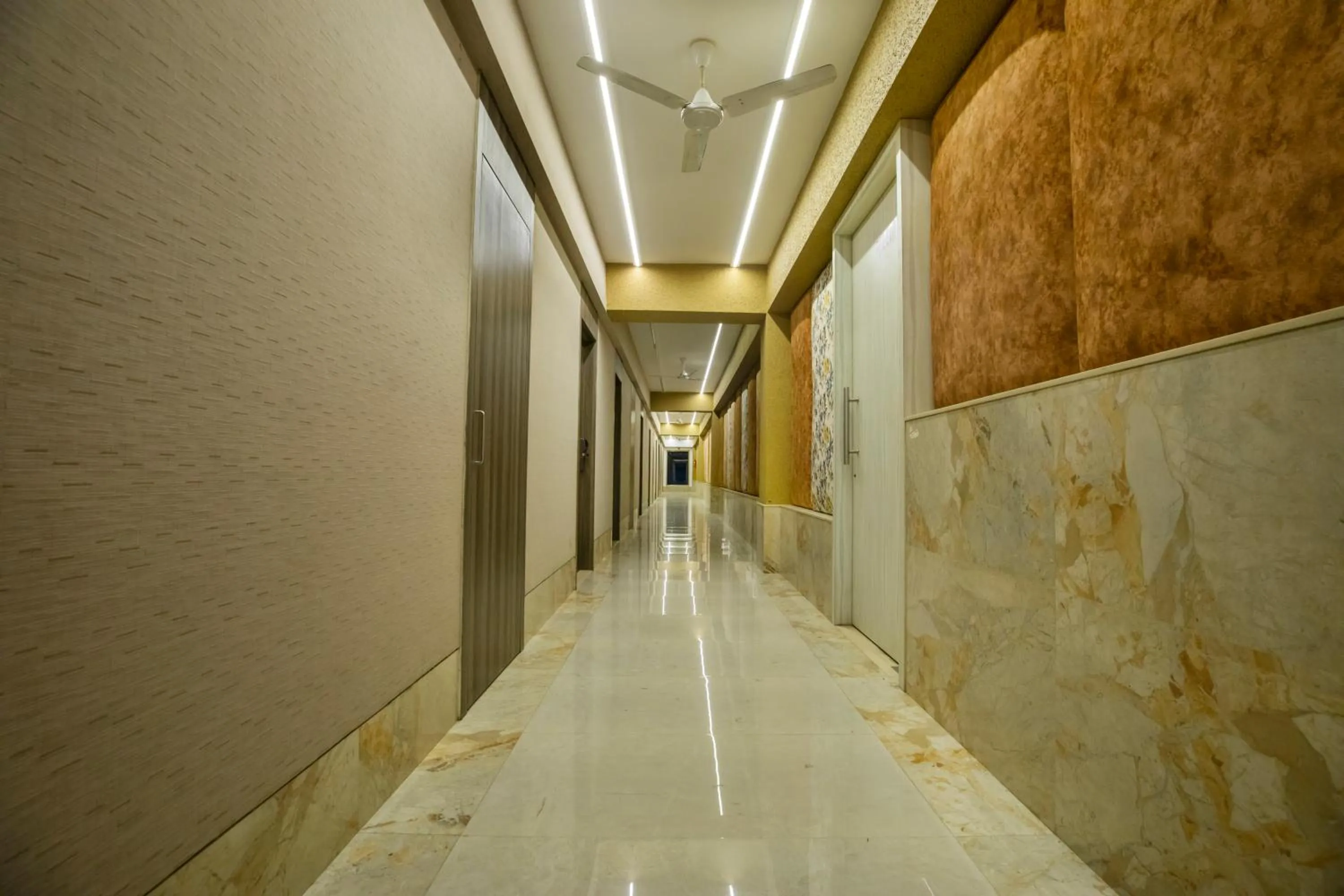 Area and facilities in The Thane Club