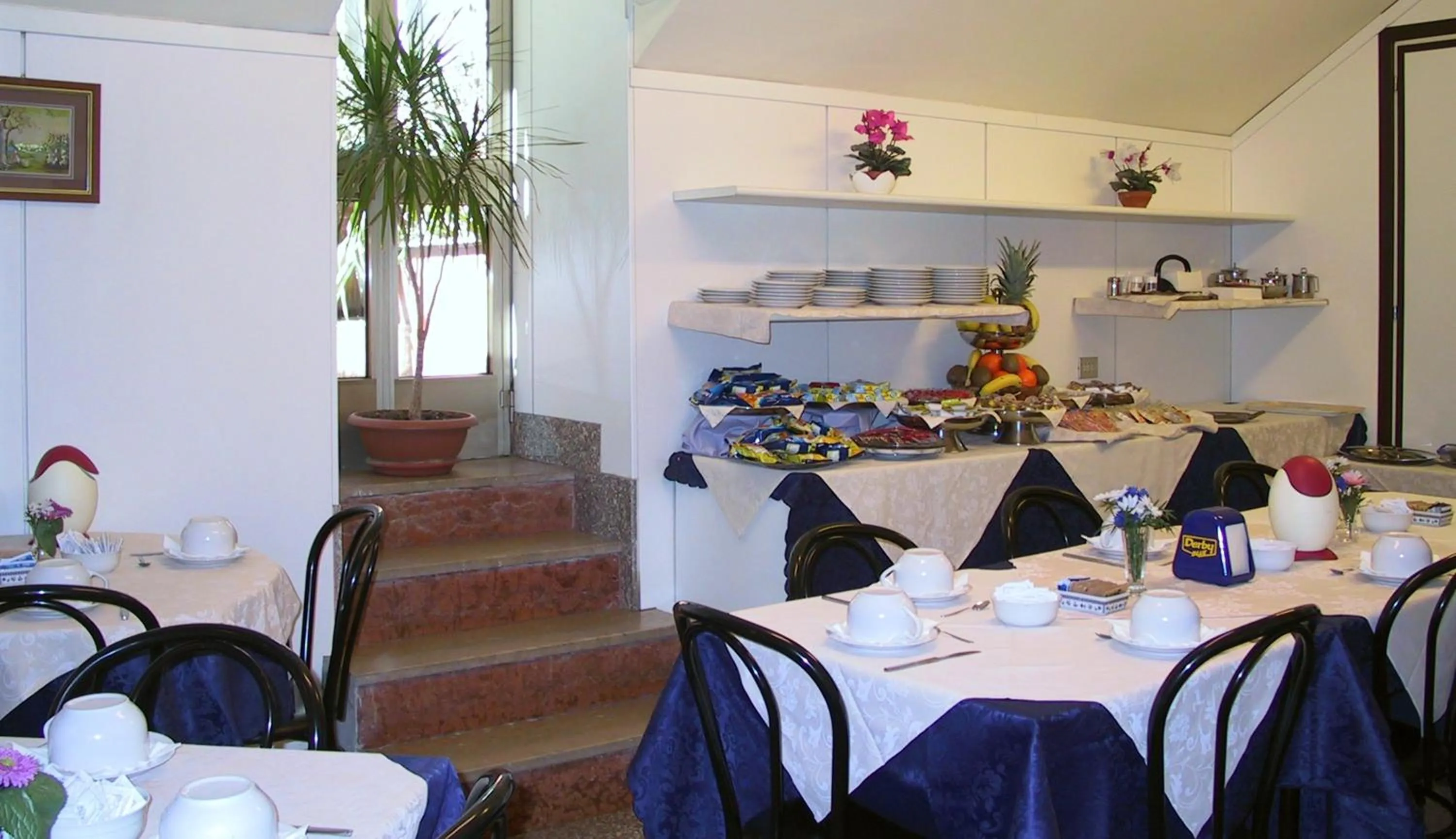 Restaurant/places to eat in Hotel Mayorca