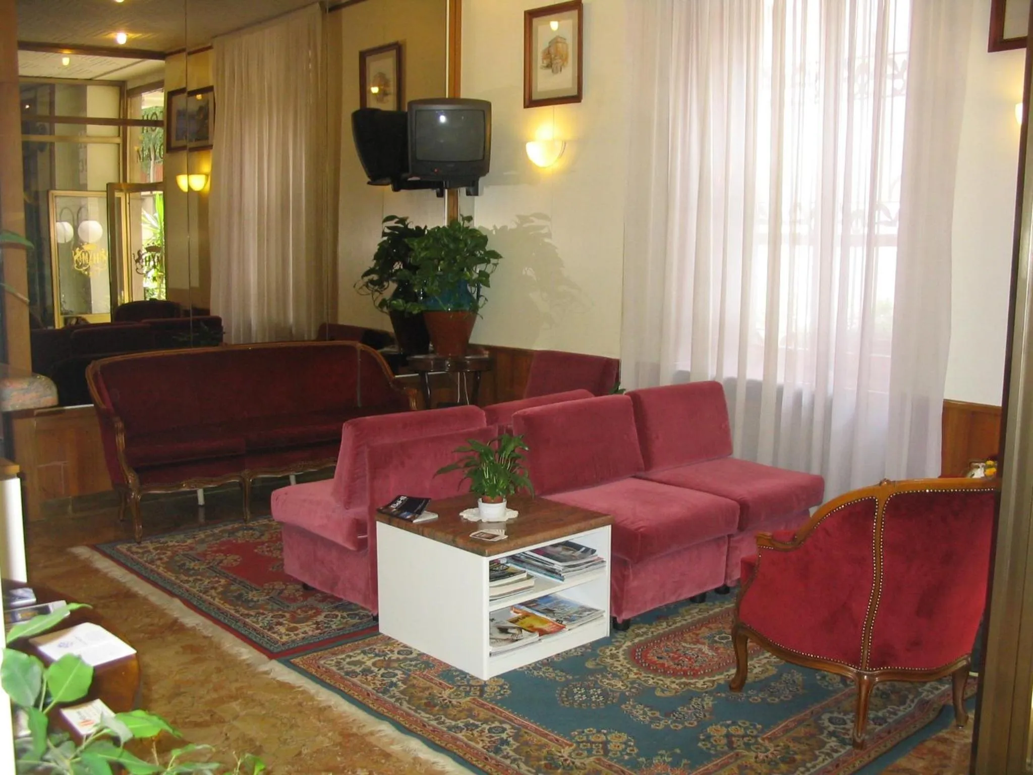 Communal lounge/ TV room in Hotel Mayorca