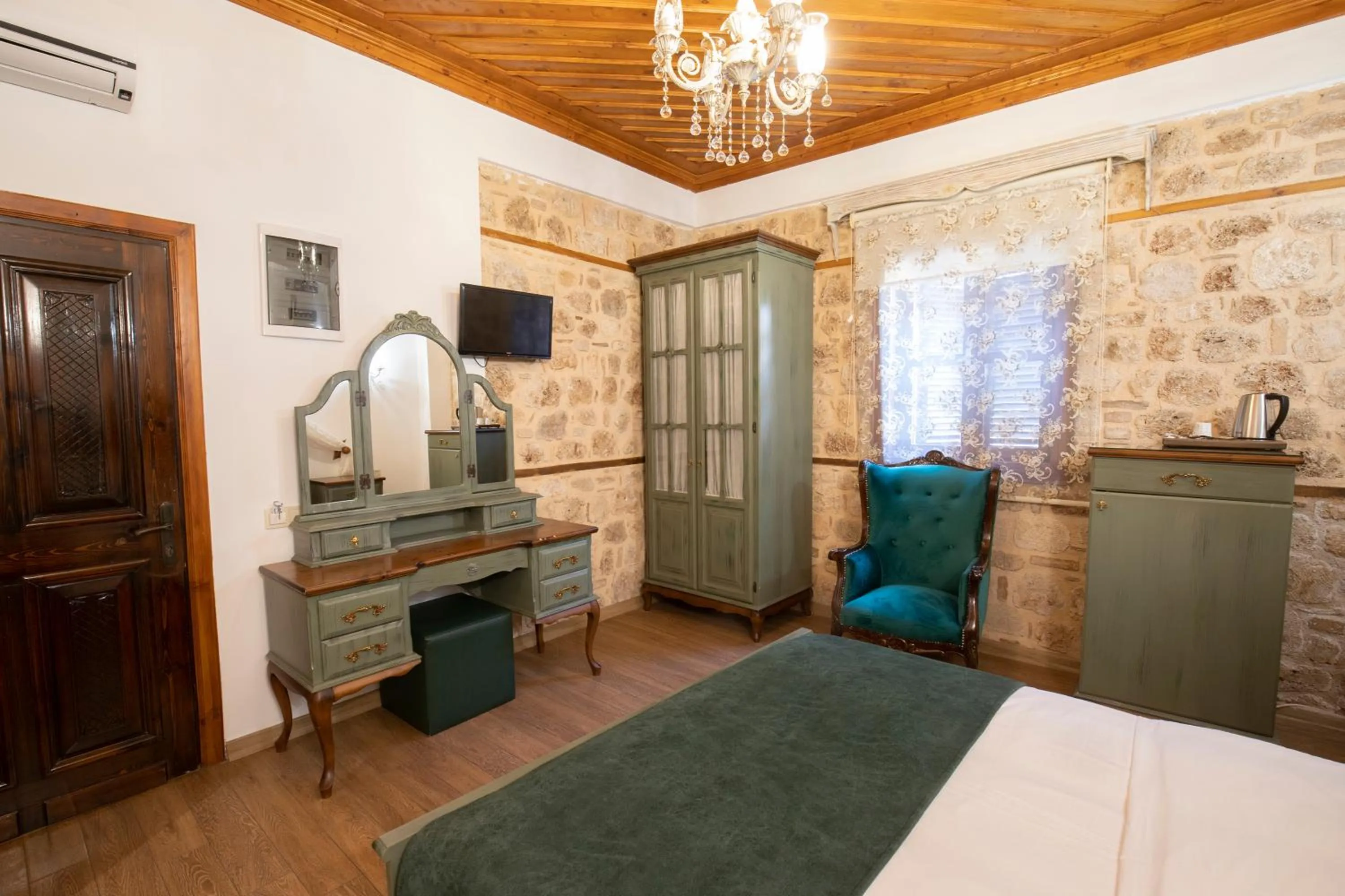 Bed in White Garden Hotel-Adult Only