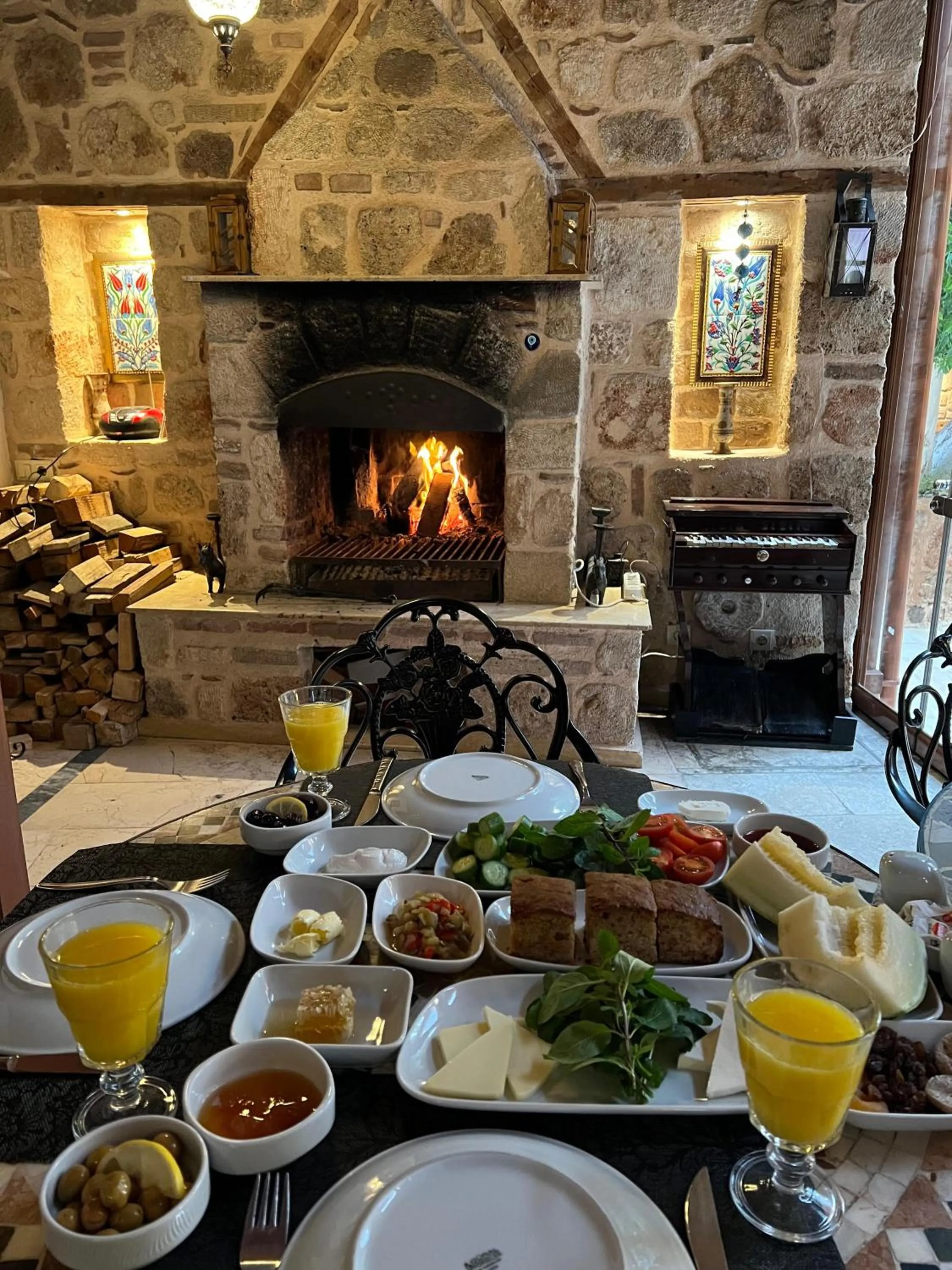 Food and drinks in White Garden Hotel-Adult Only