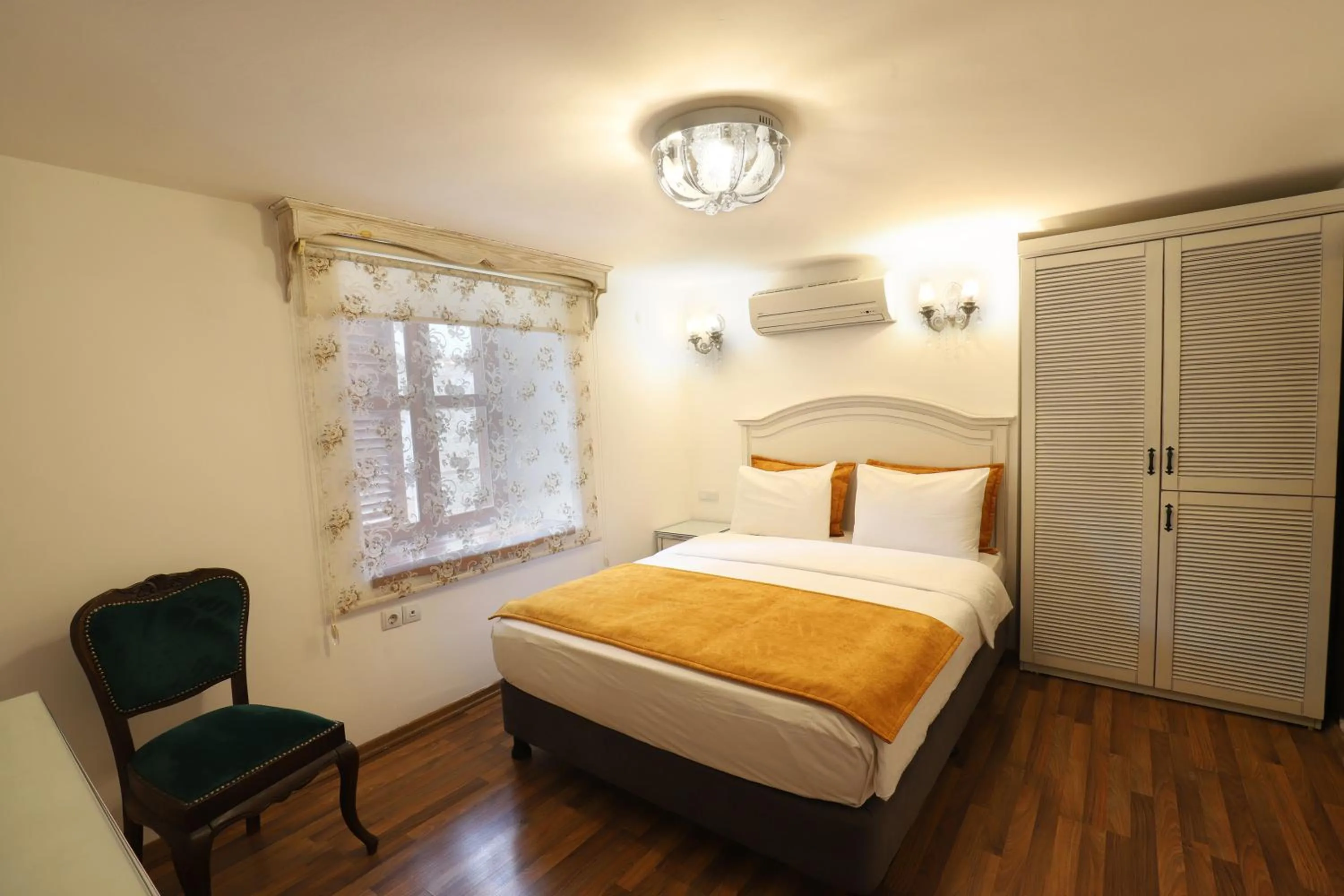 Bed in White Garden Hotel-Adult Only
