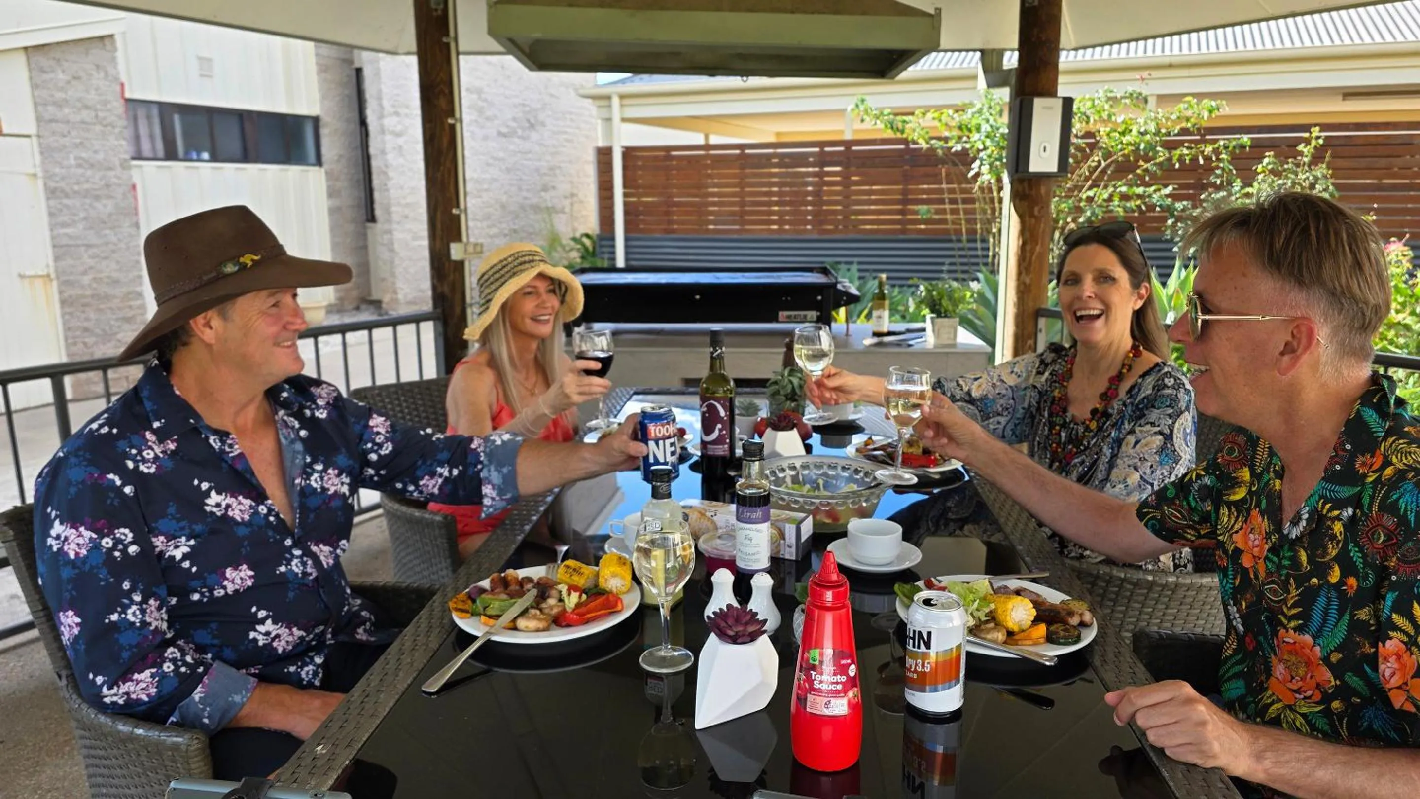 BBQ facilities in Emerald Gardens Motel & Apartments