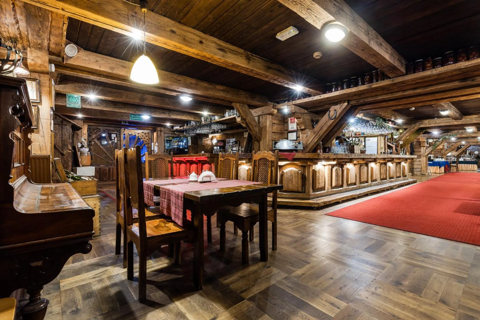 Restaurant/places to eat in Hotel Marysin Dwór