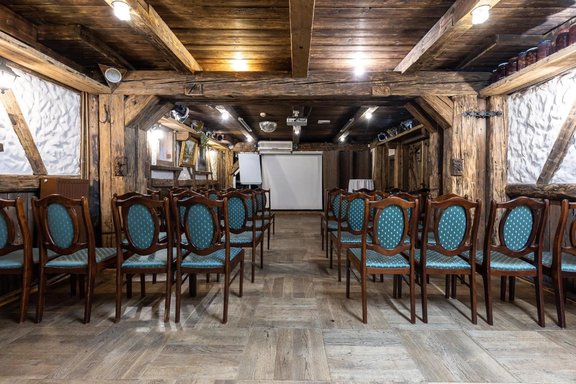 Restaurant/places to eat in Hotel Marysin Dwór