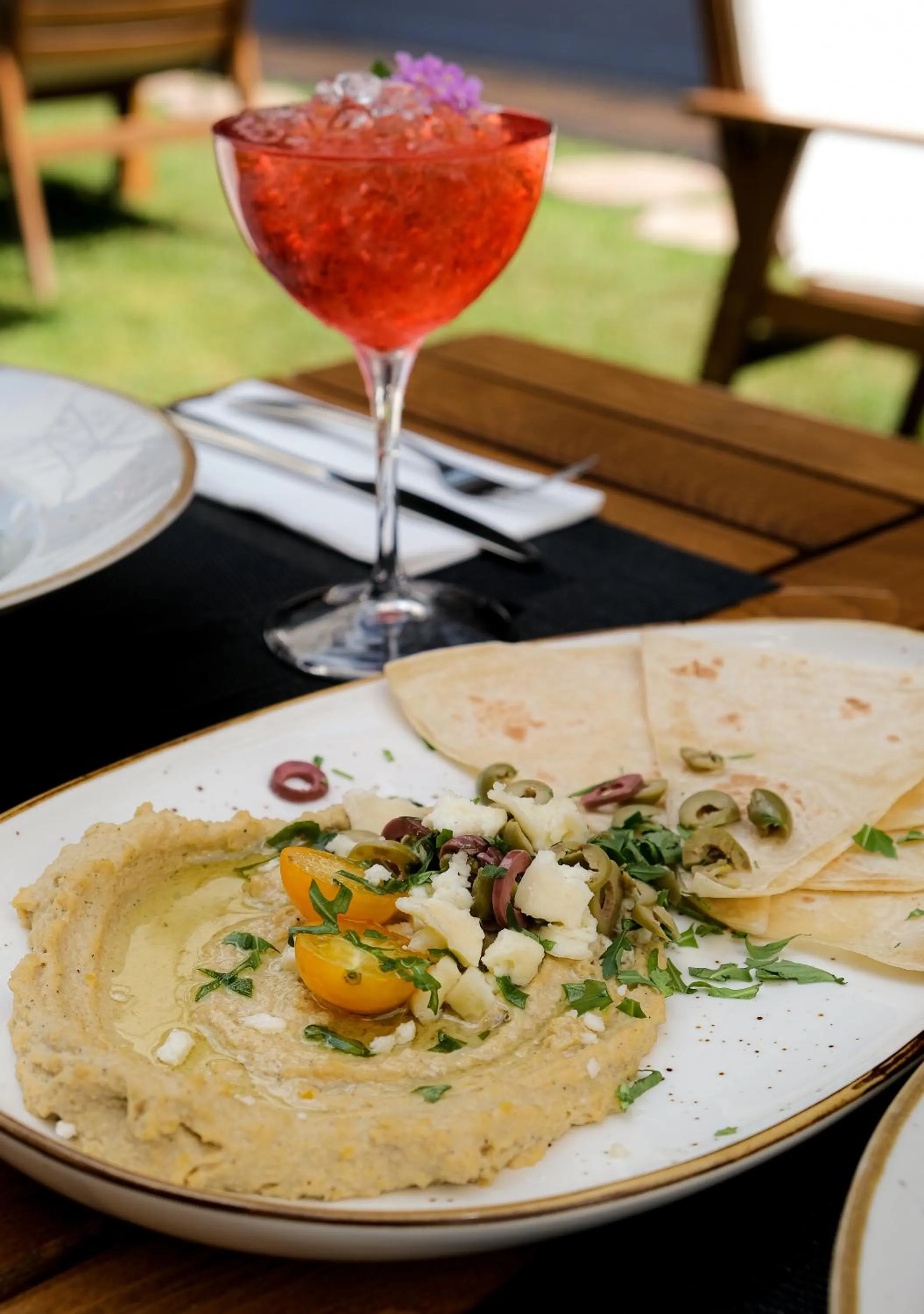 Restaurant/places to eat in Bayview Hills Luxury Residences