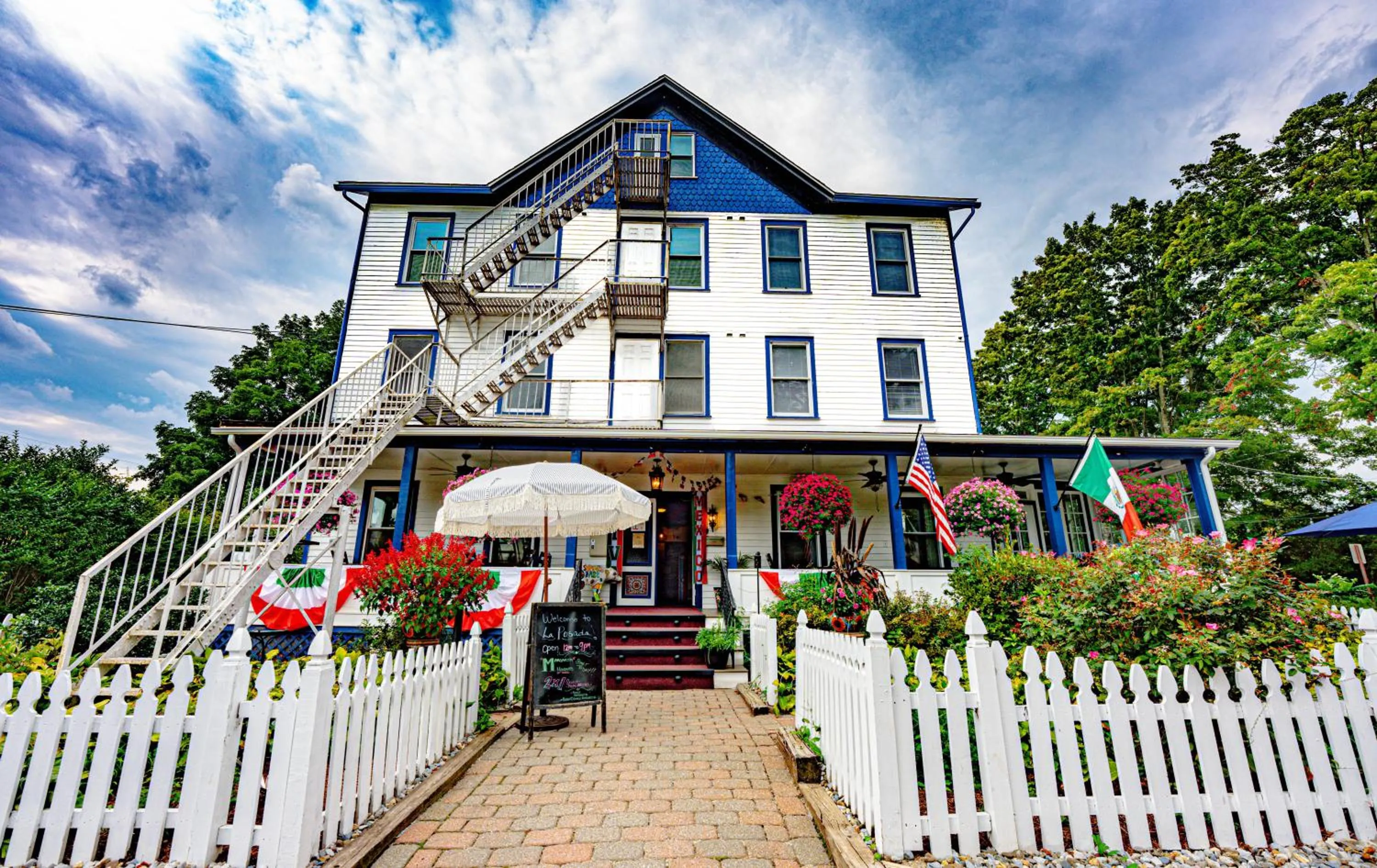 Property building in La Posada