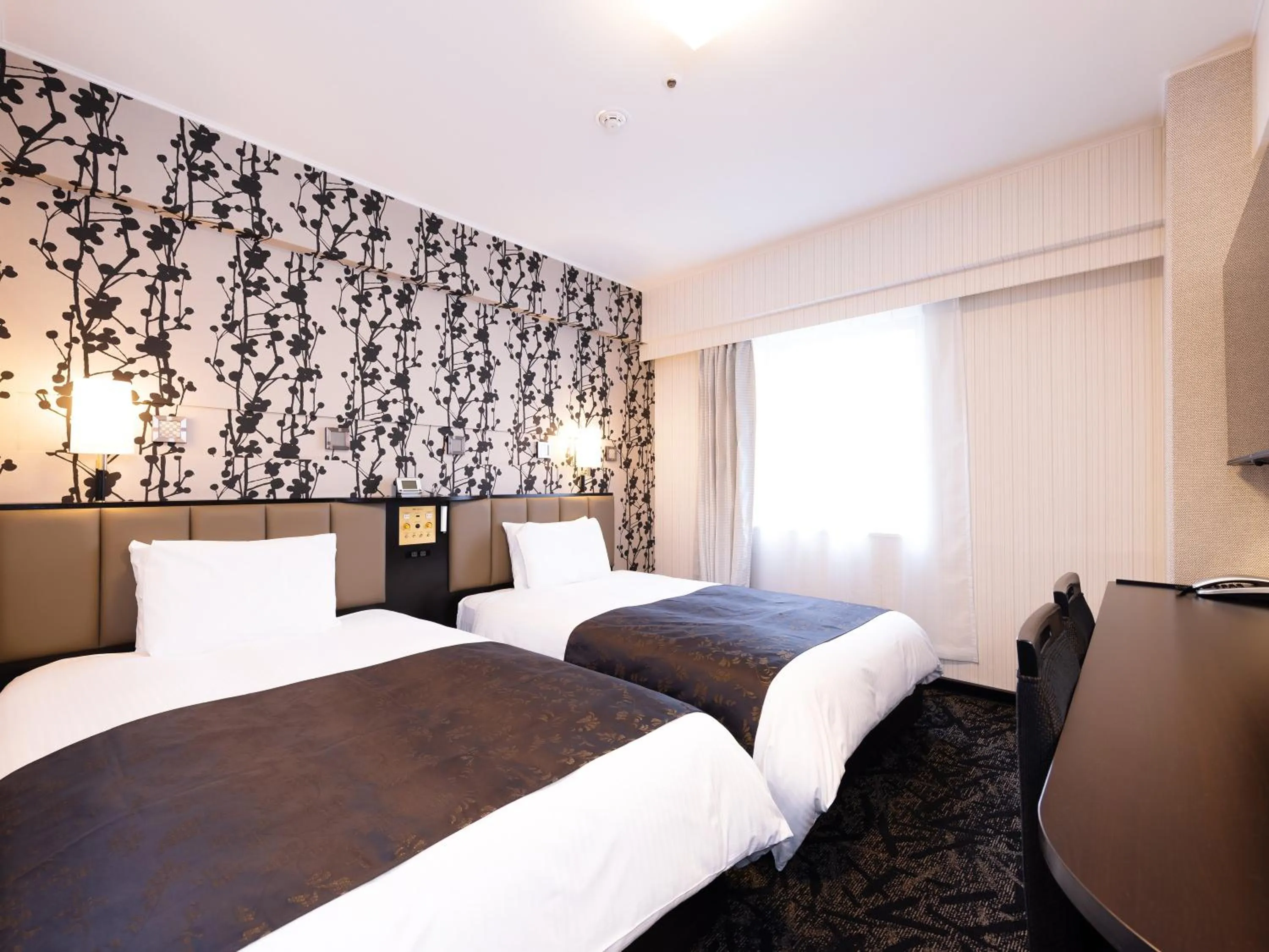 Photo of the whole room, Bed in APA Hotel Kokura Ekimae