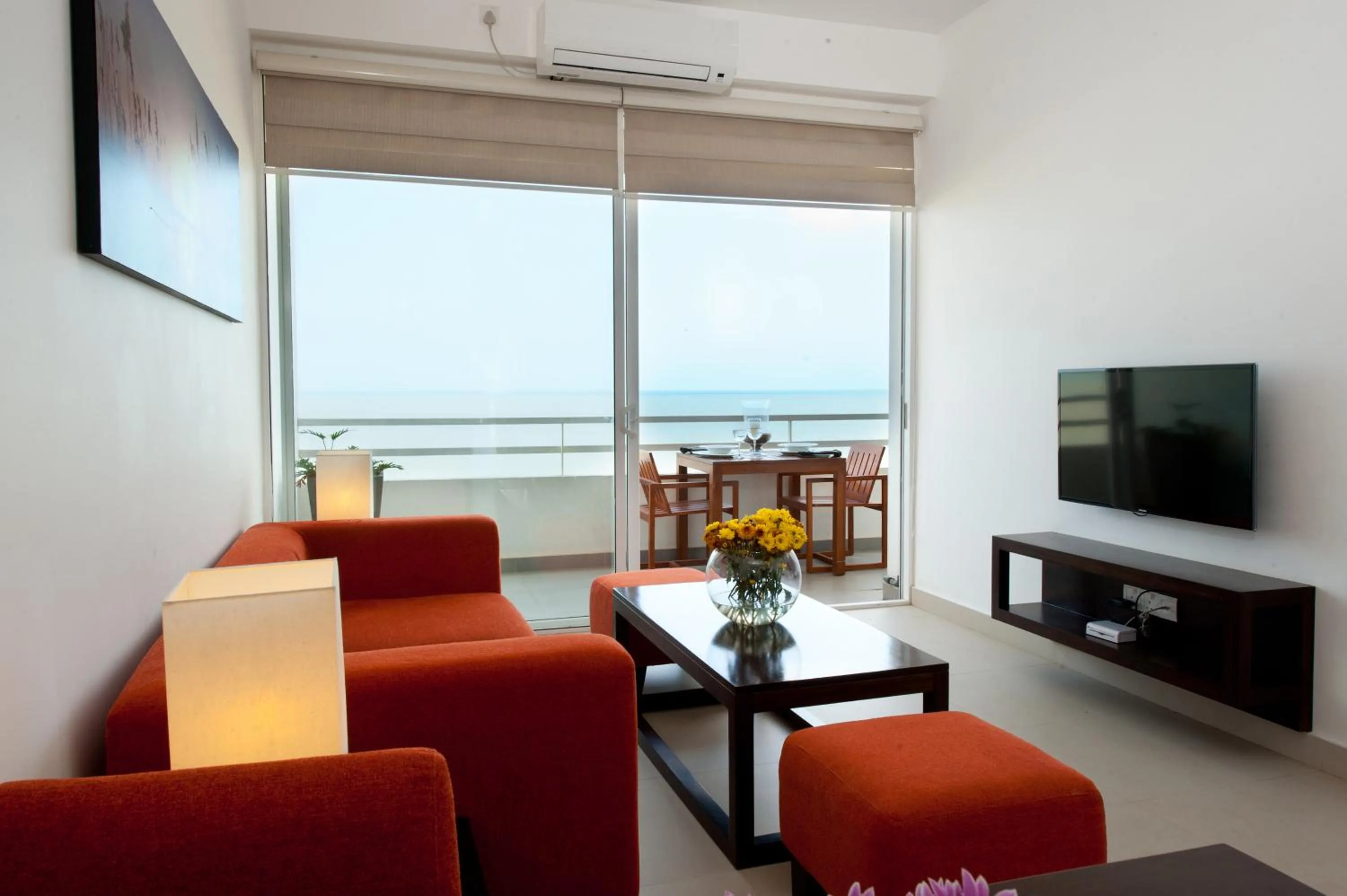 TV and multimedia in The Beach Apartments