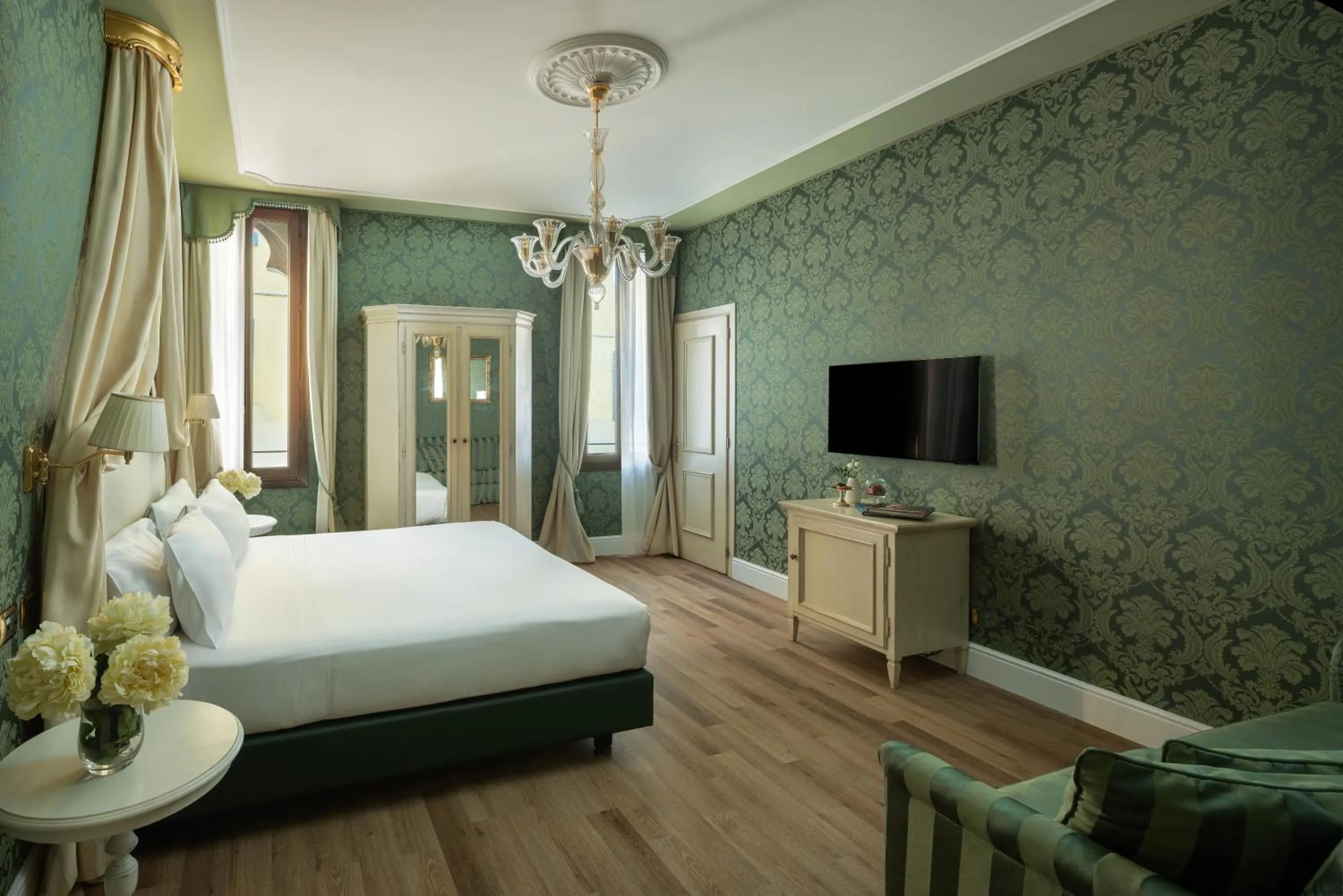 Bedroom, Bed in Maison Venezia | UNA Esperienze