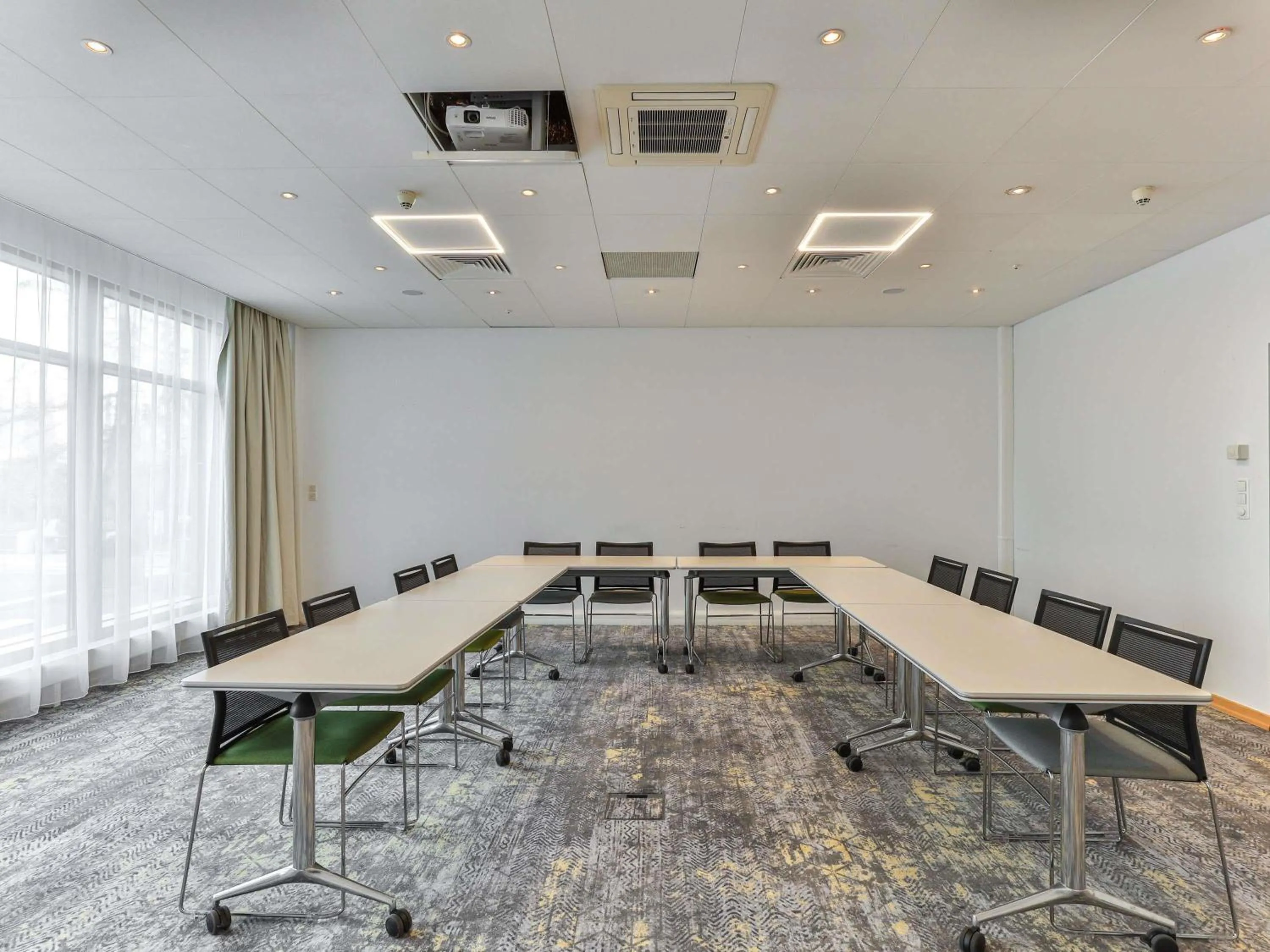 Meeting/conference room in Novotel Poznań Malta