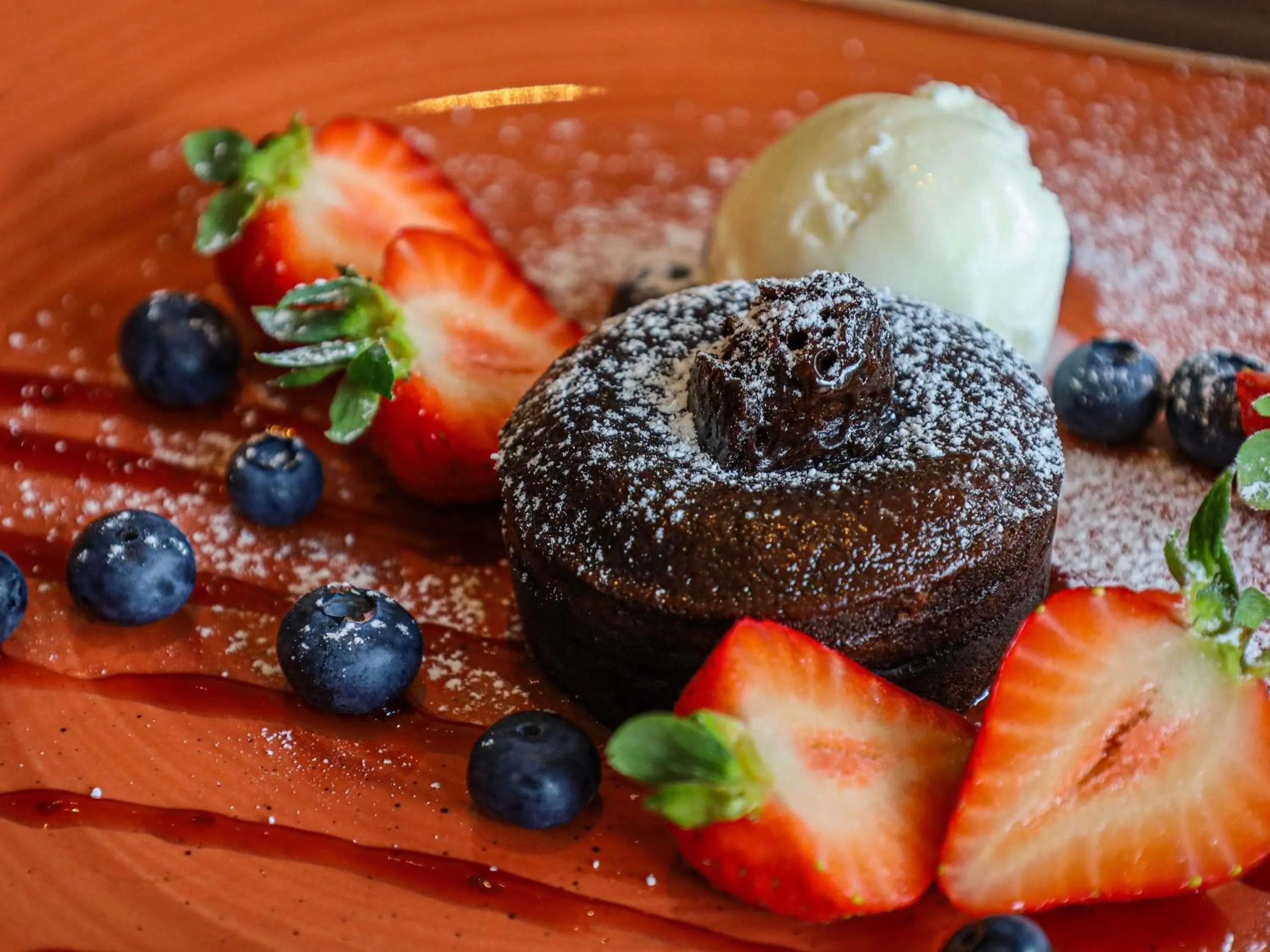 Restaurant/places to eat in Novotel Poznań Malta