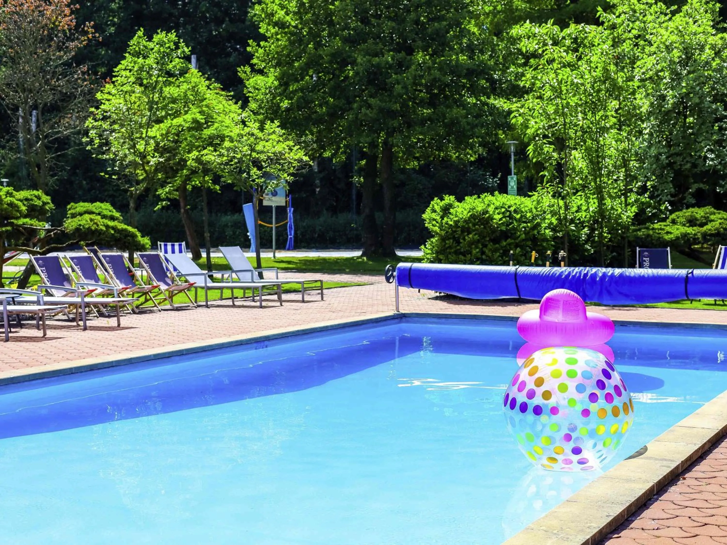 Pool view in Novotel Poznań Malta