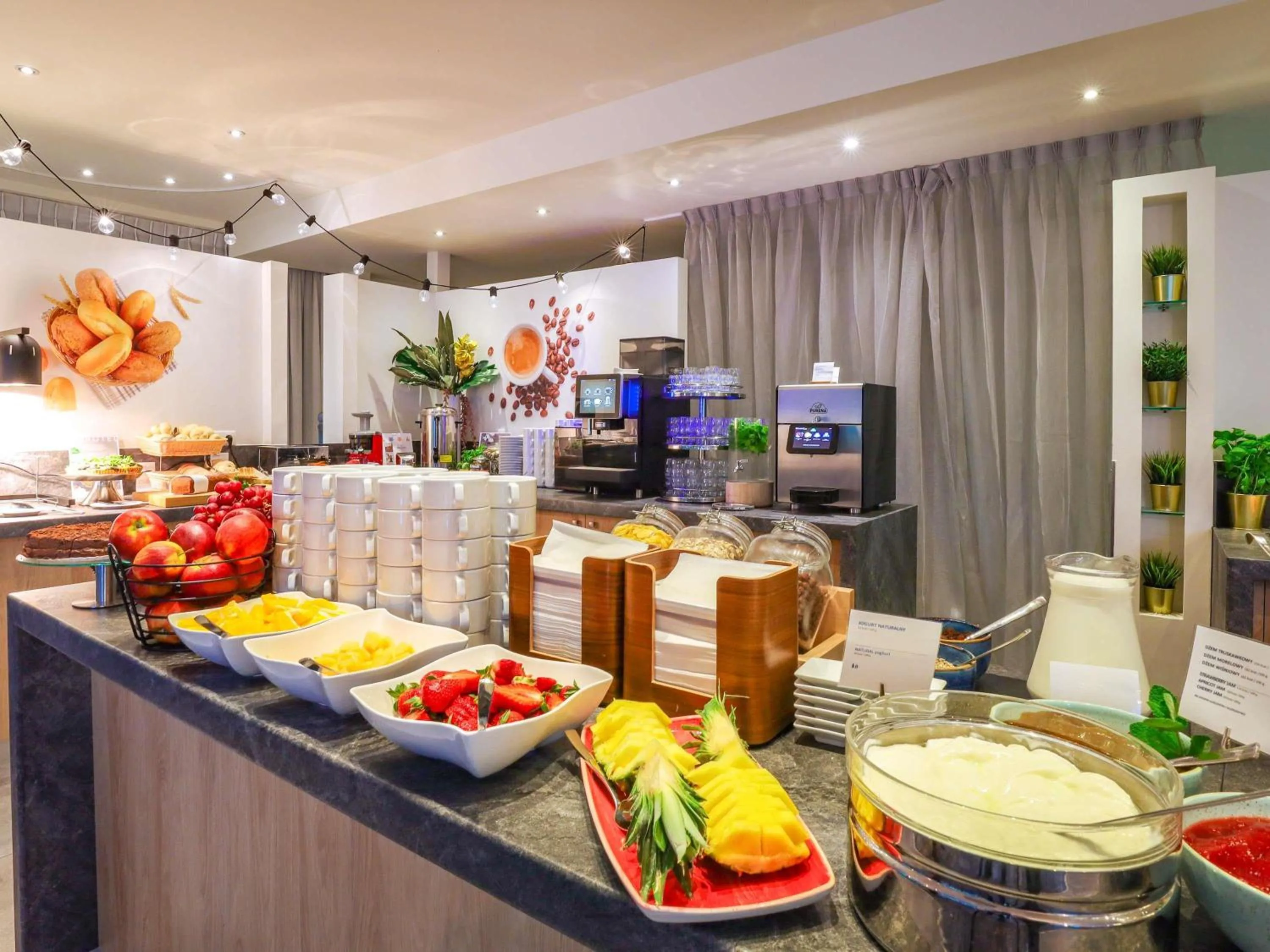 Breakfast in Novotel Poznań Malta