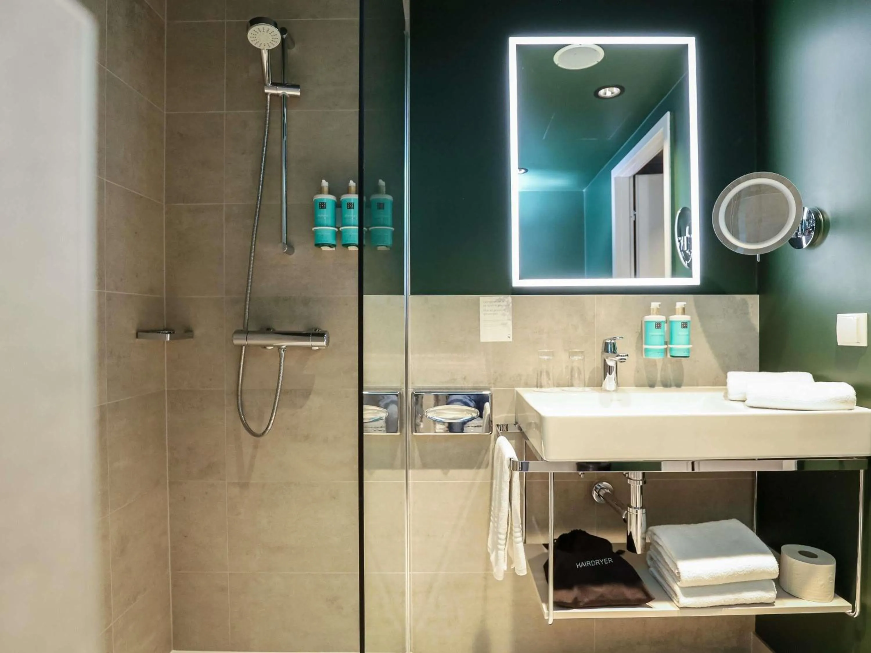 Bedroom in Novotel Poznań Malta