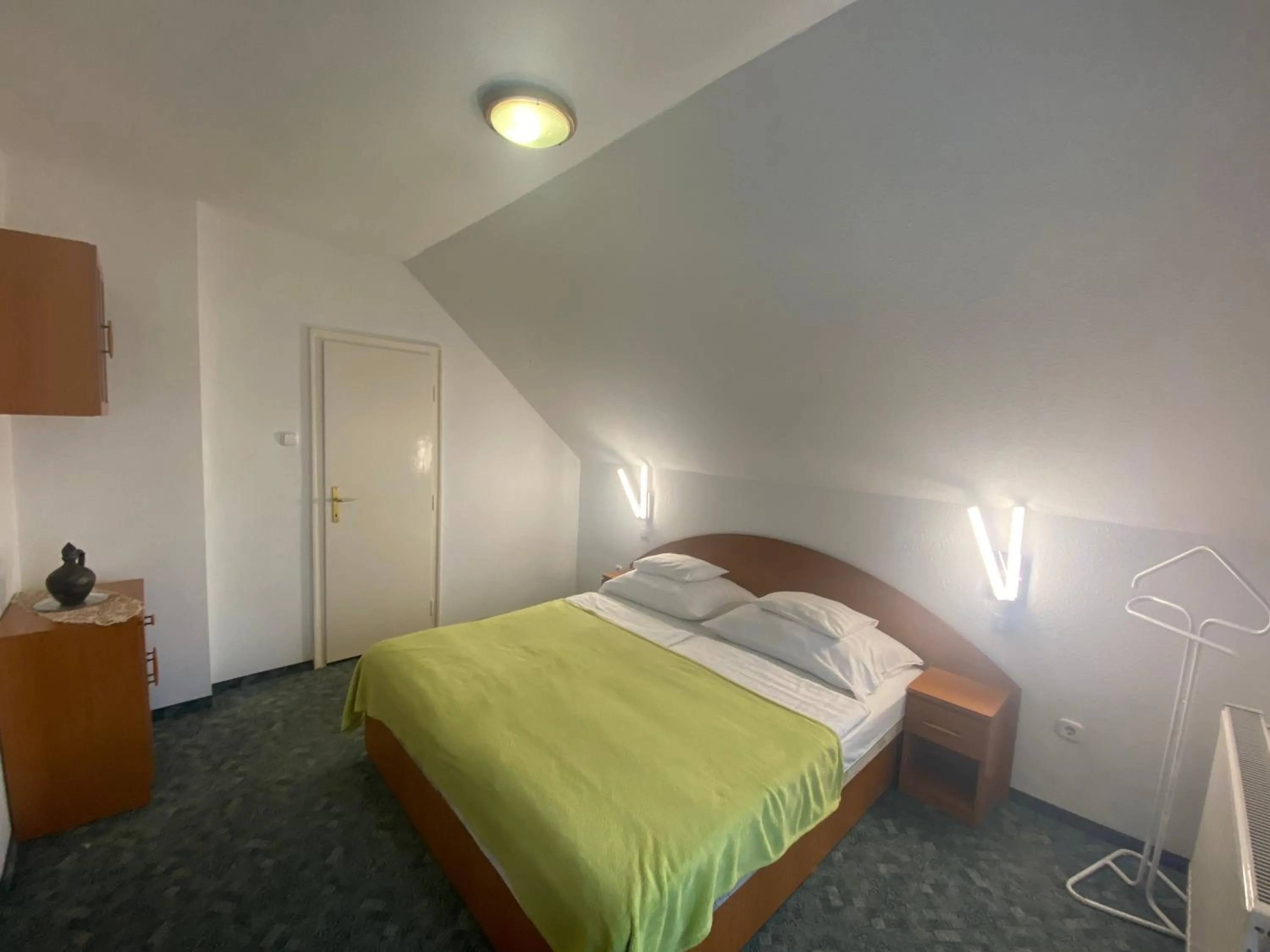 Bed in Villa Valeria Heviz