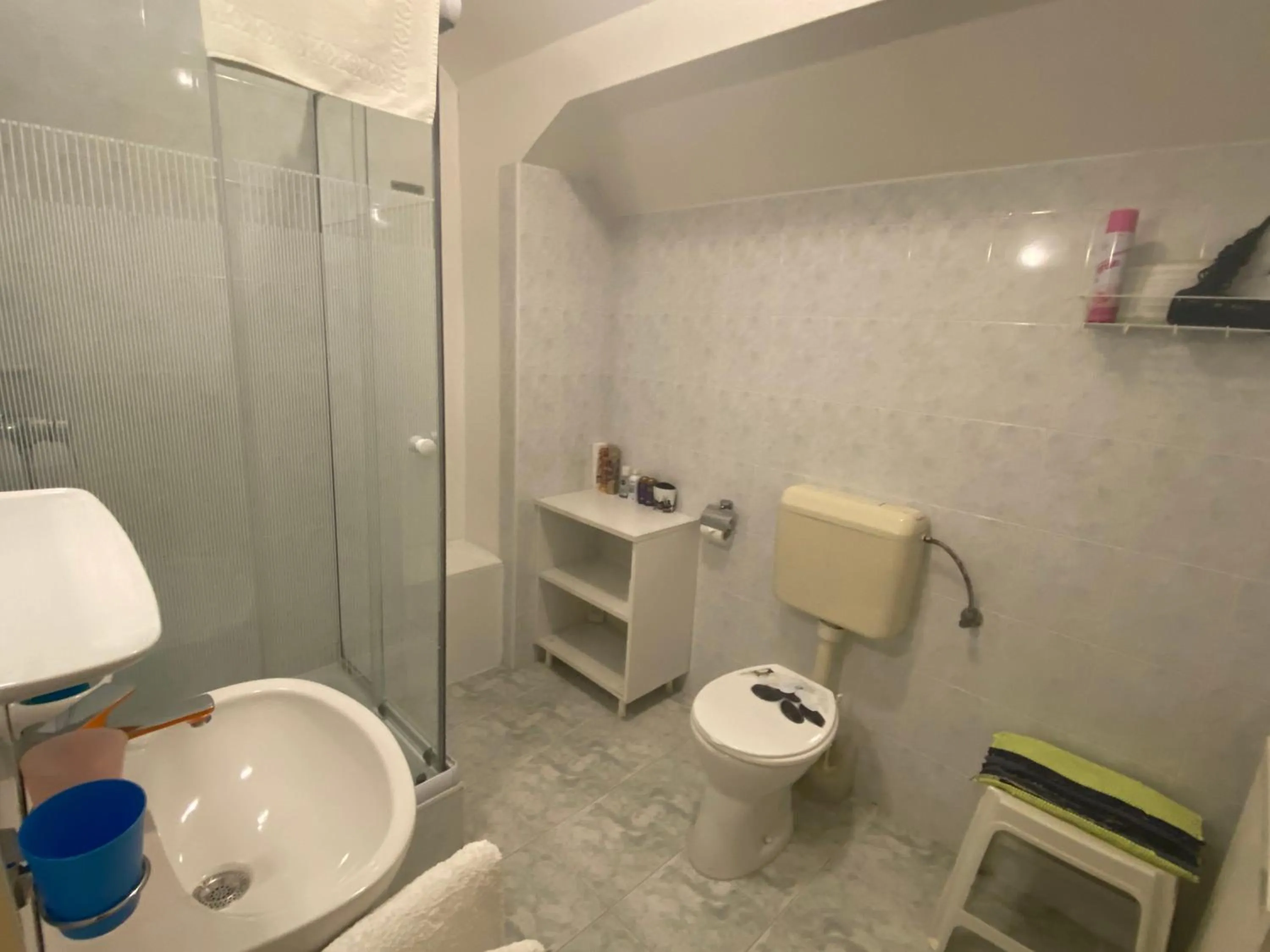 Shower in Villa Valeria Heviz