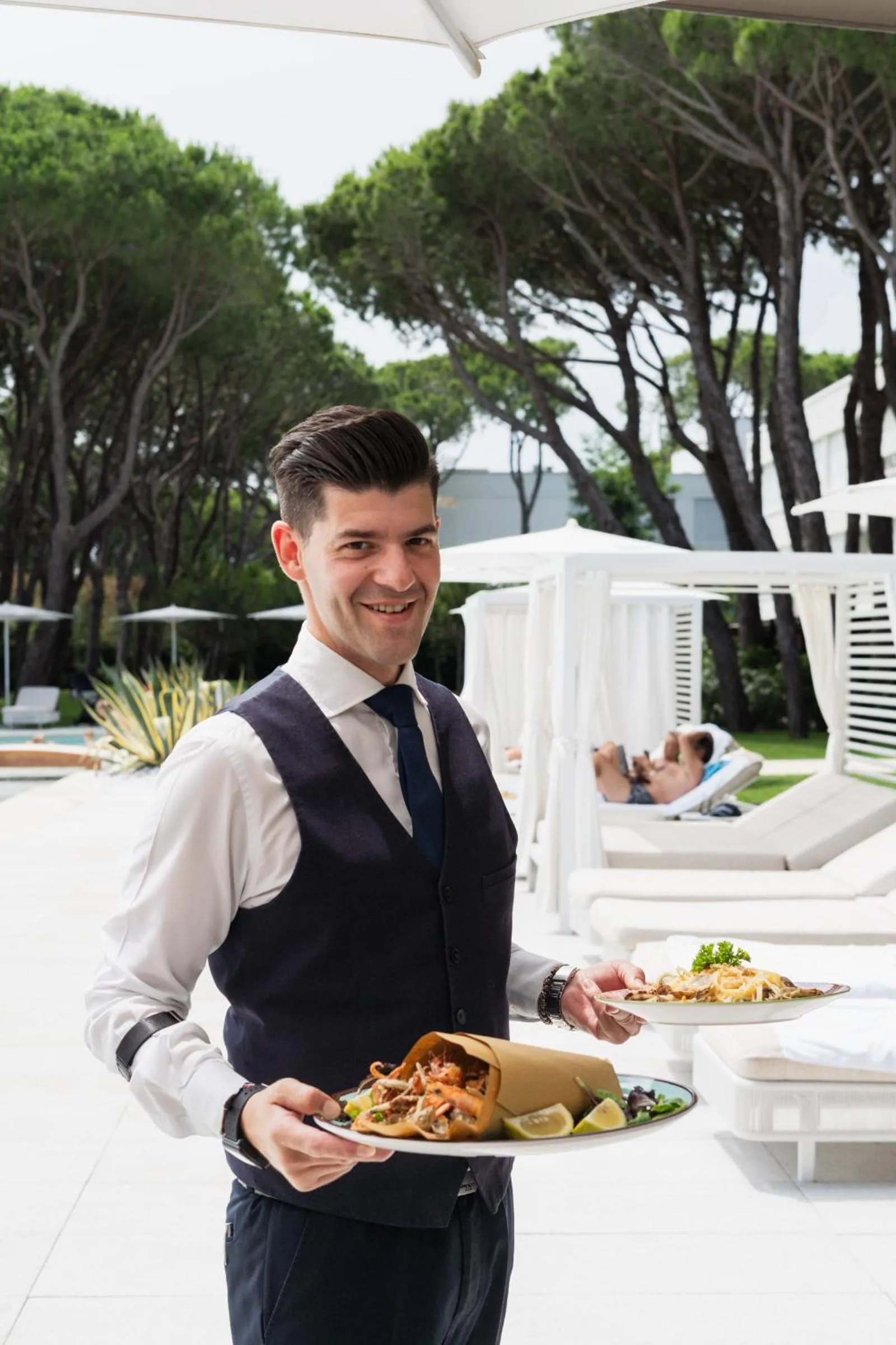 Restaurant/places to eat in Bellevue Hotel & Resort