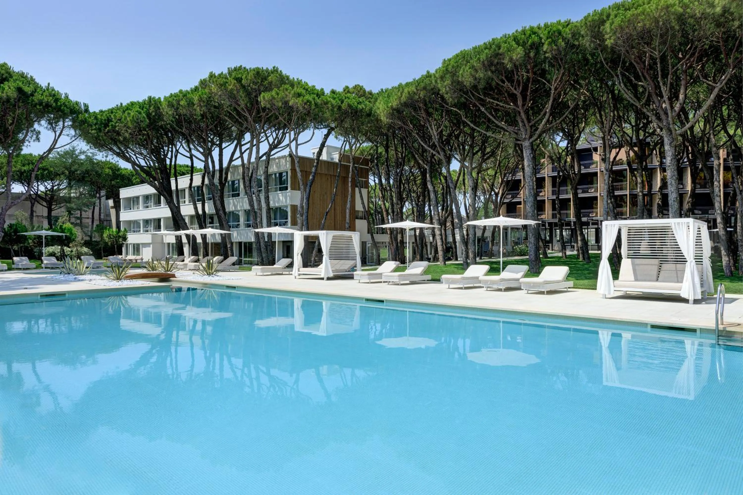 Property building in Bellevue Hotel & Resort