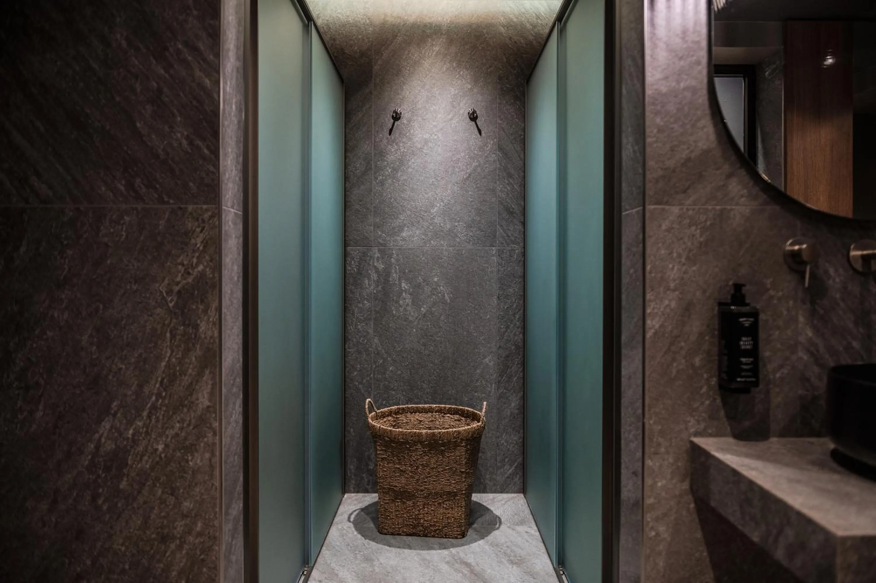 Shower in Bellevue Hotel & Resort