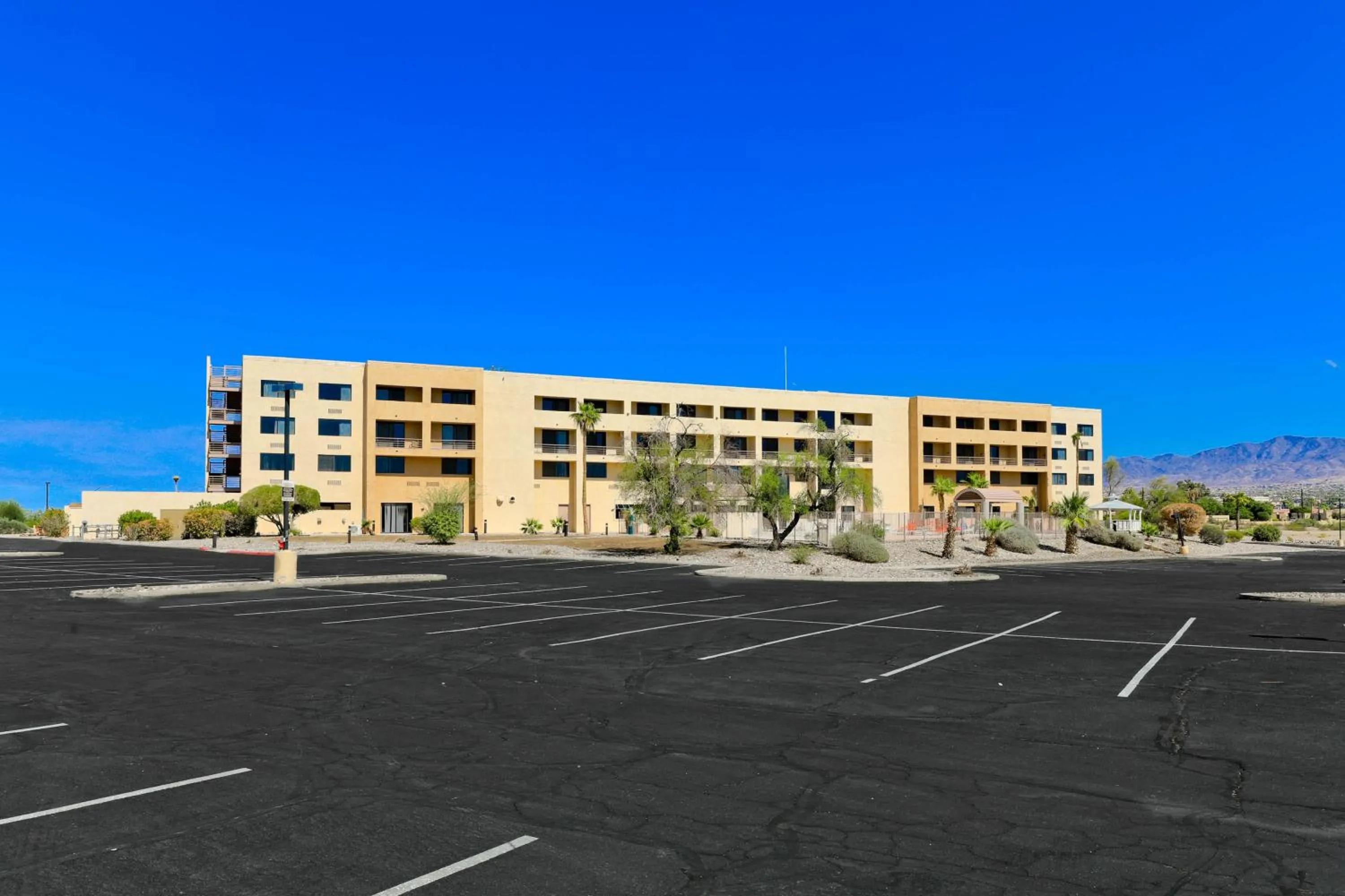 Property building in Studio 6 Suites Lake Havasu City AZ