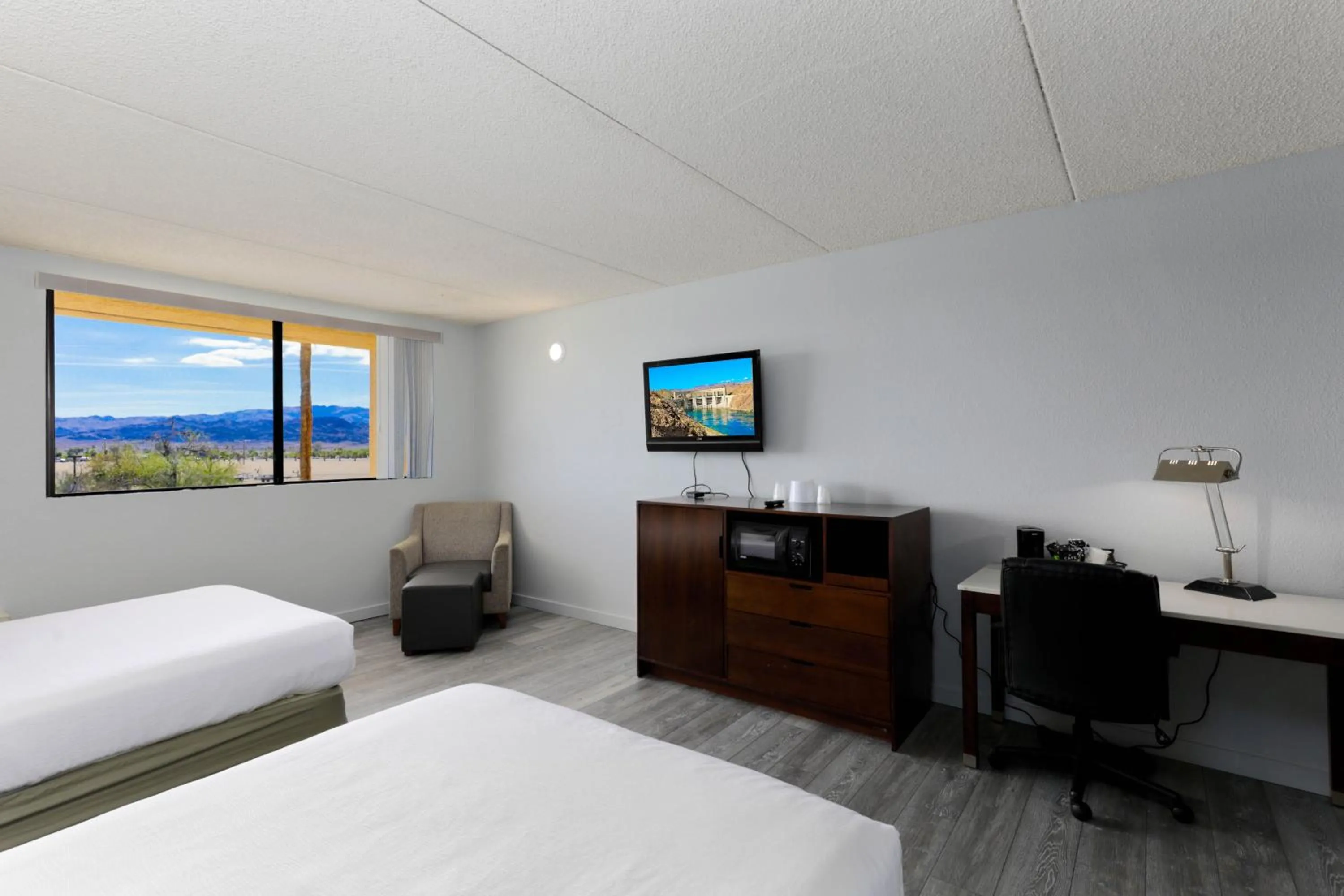 Bedroom, Bed in Studio 6 Suites Lake Havasu City AZ